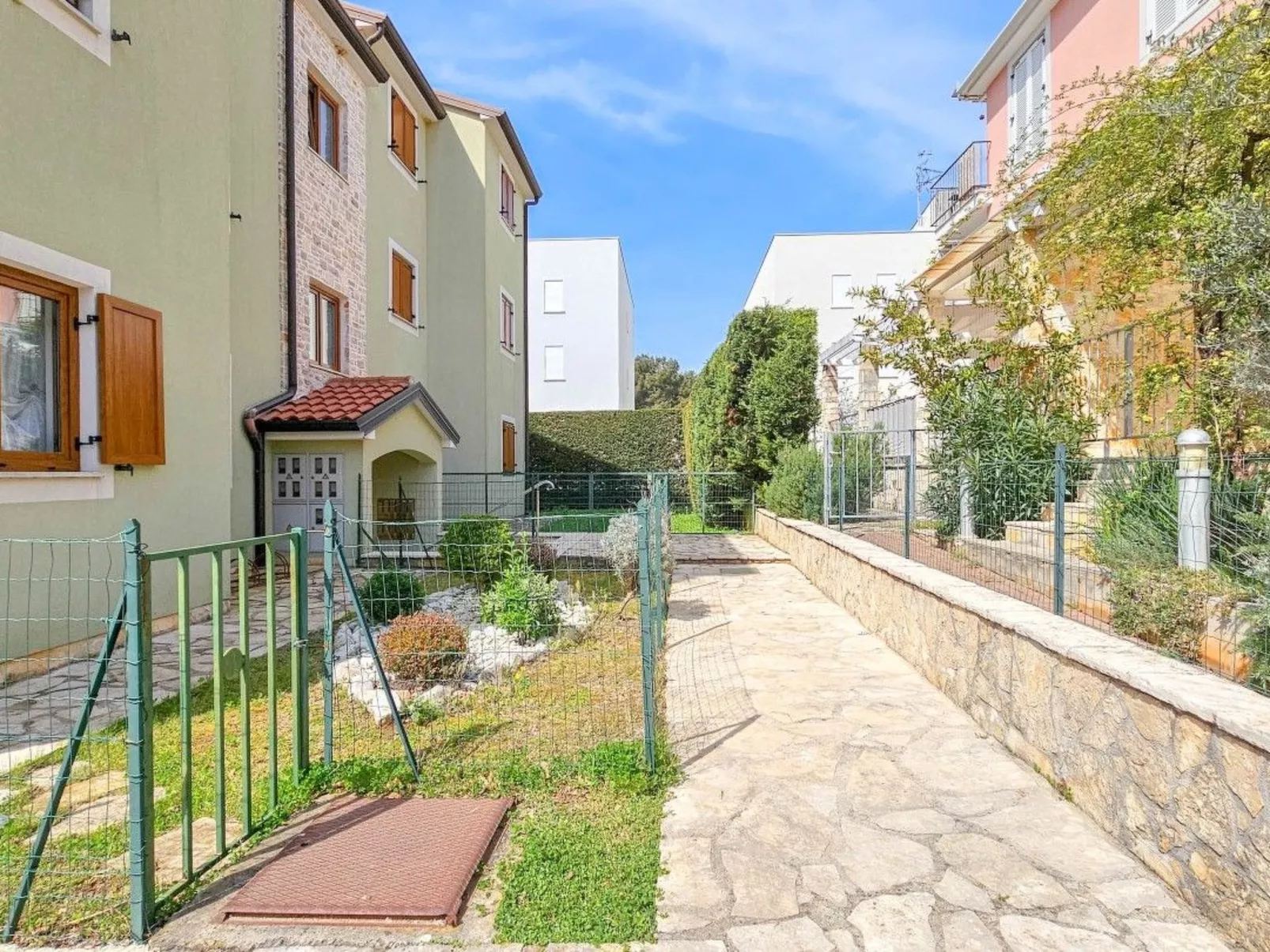 "Fabiola" mit Balkon - Buiten