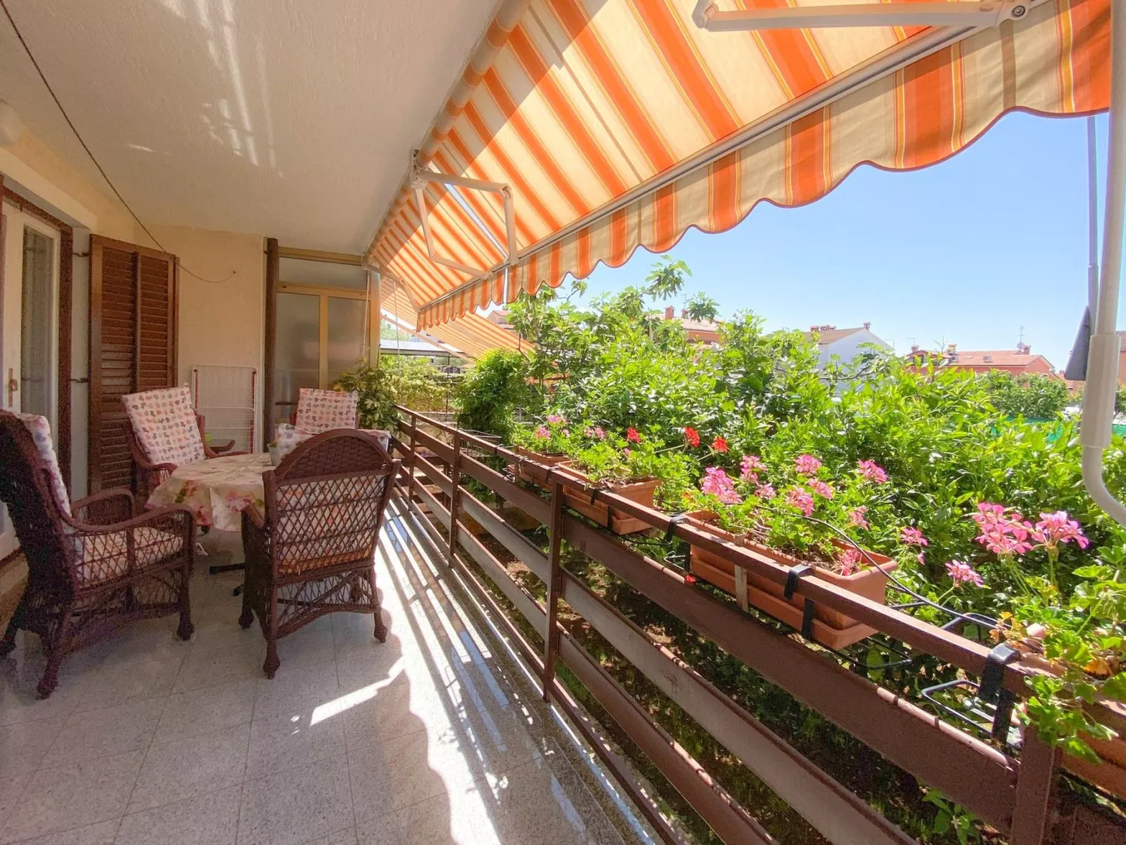 Vinka in Strandnähe-Buiten