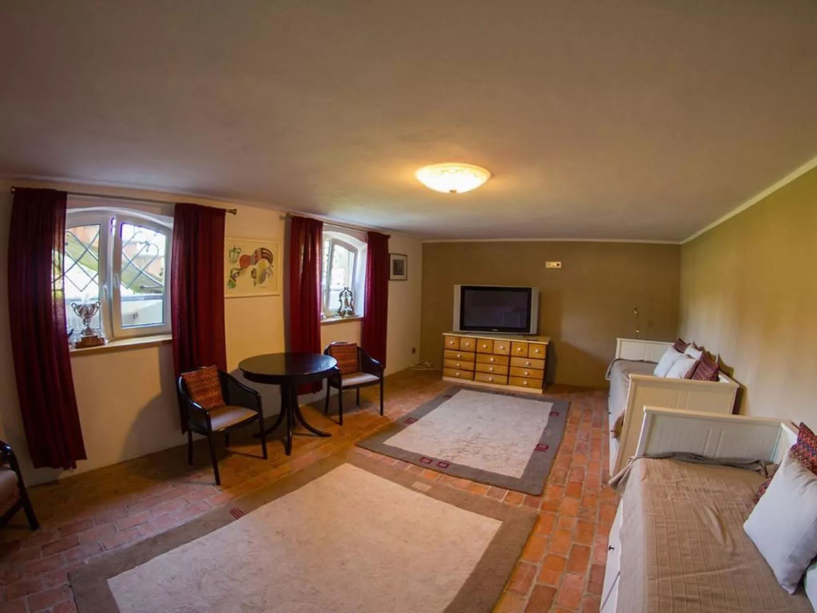 In Szopa mit Garten und Terrasse-Binnen