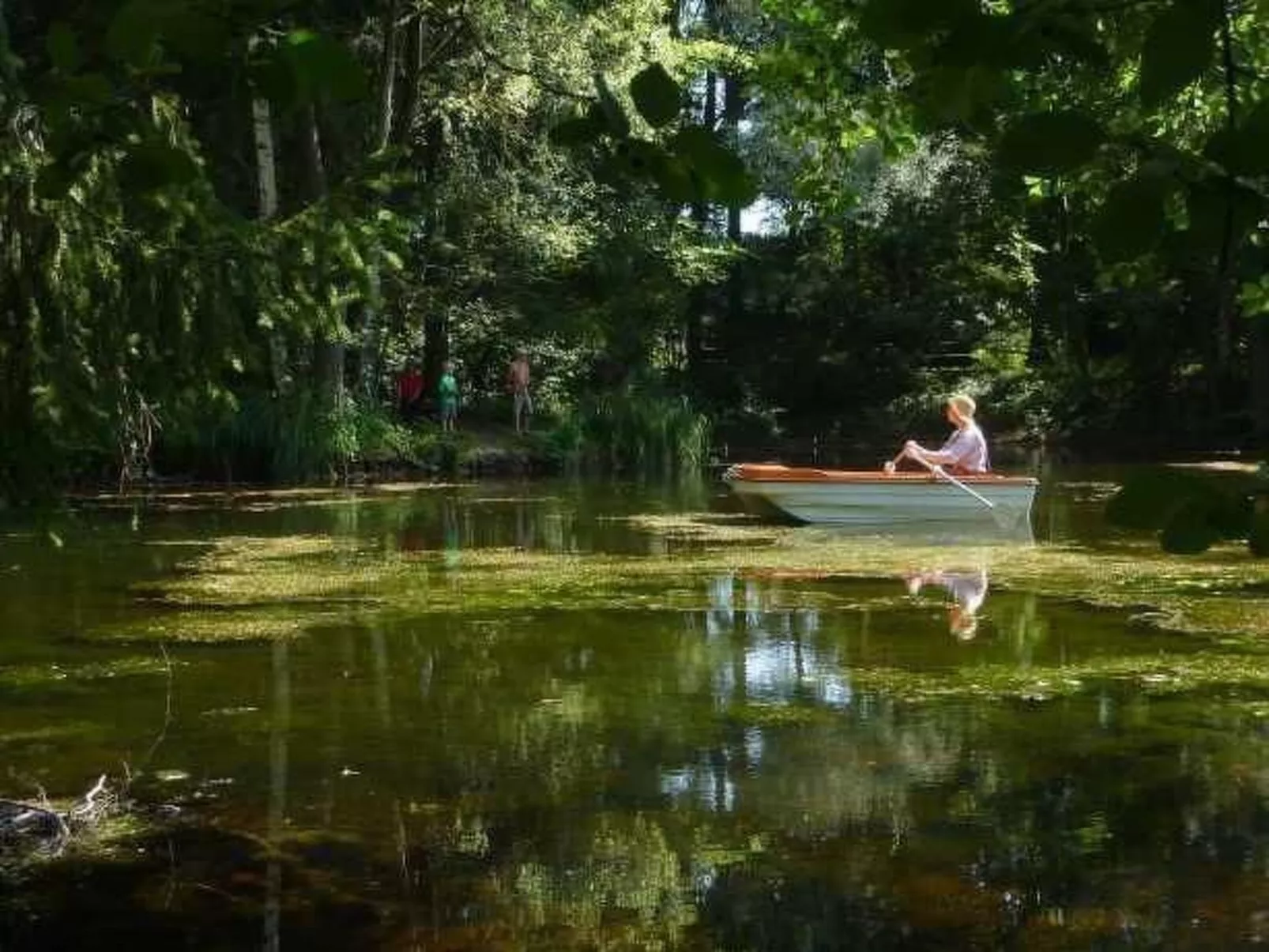 Haus mit  freier Fahrradnutzung und kleinem Boot-Buiten
