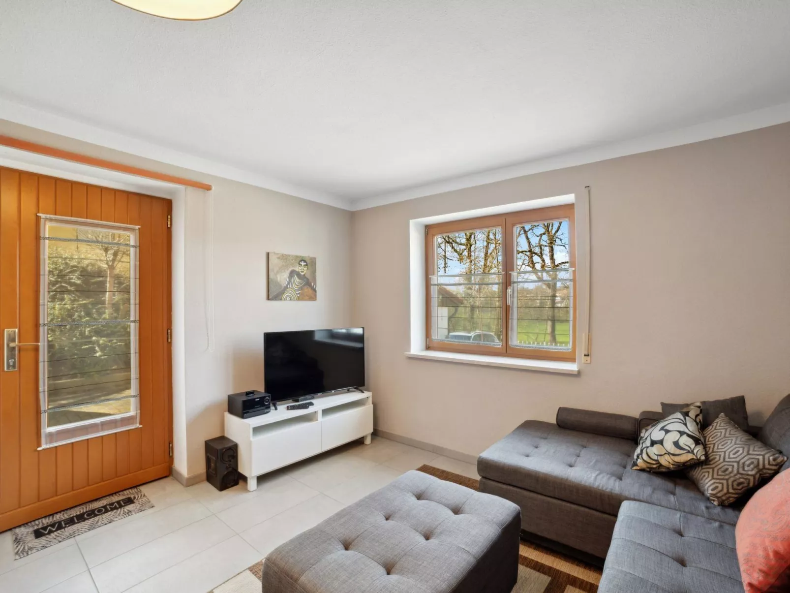 Home of Family-Binnen