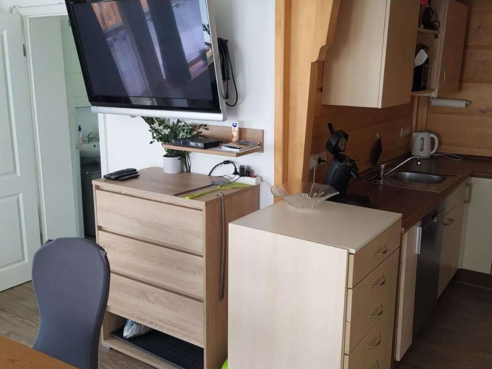 Bergwiese mit Balkon-Binnen