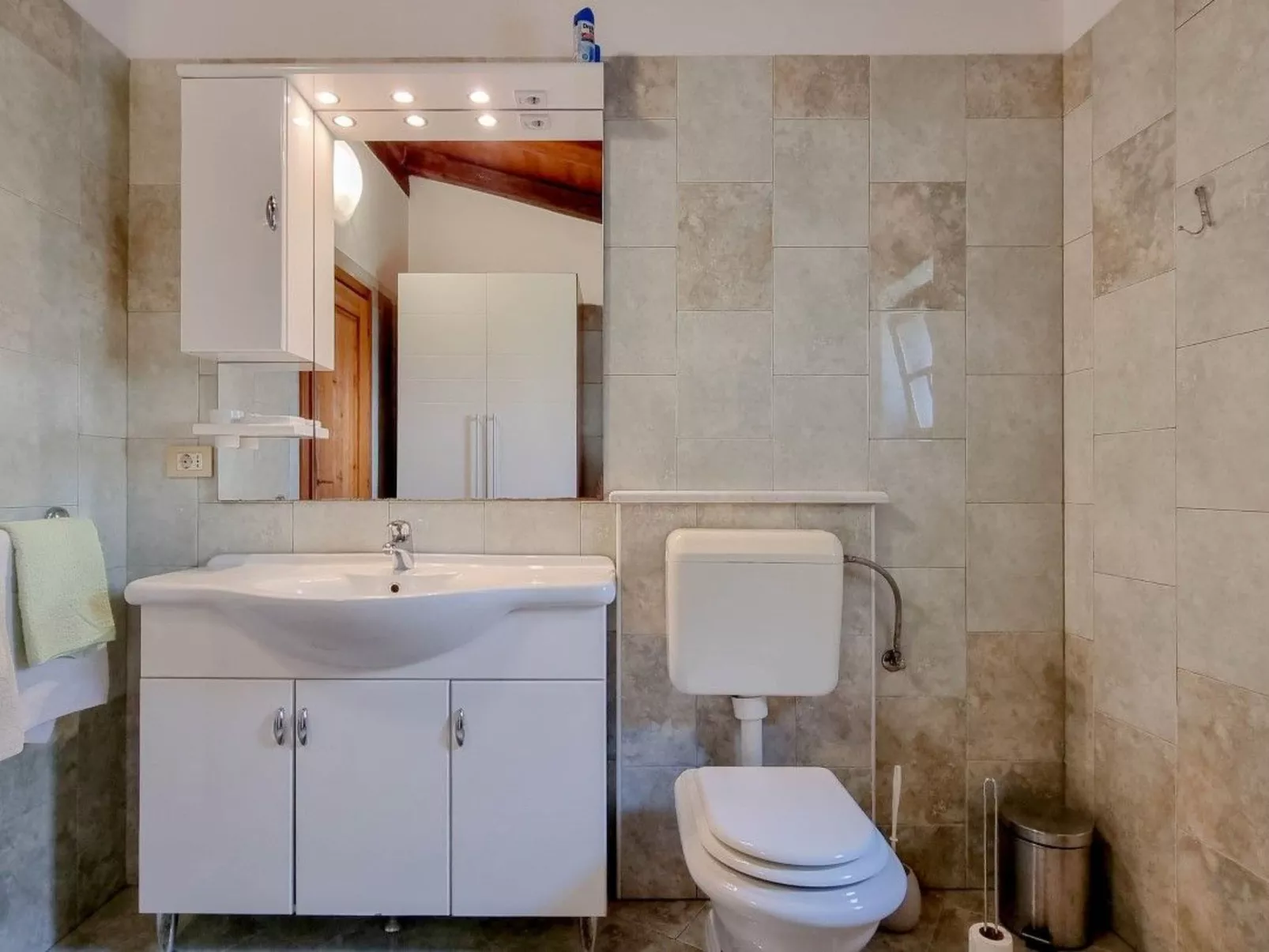 "Ariana" direkt am Strand-Binnen