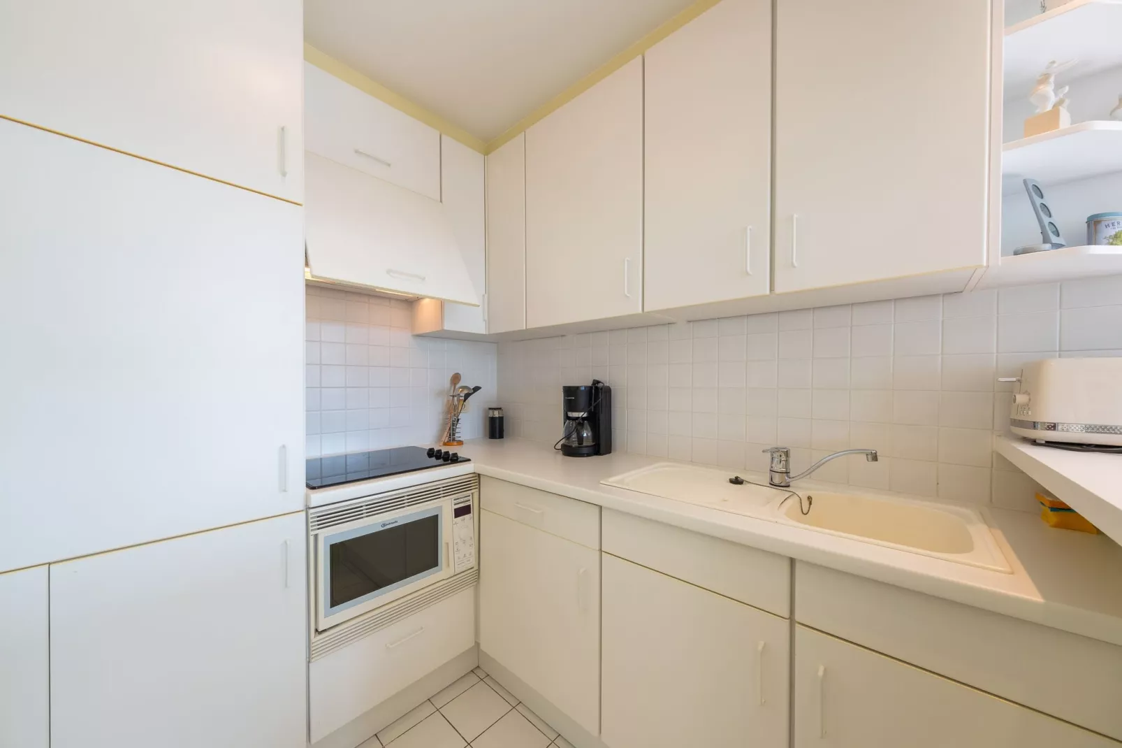 Golf Azur I St Maxime 0202-Keuken