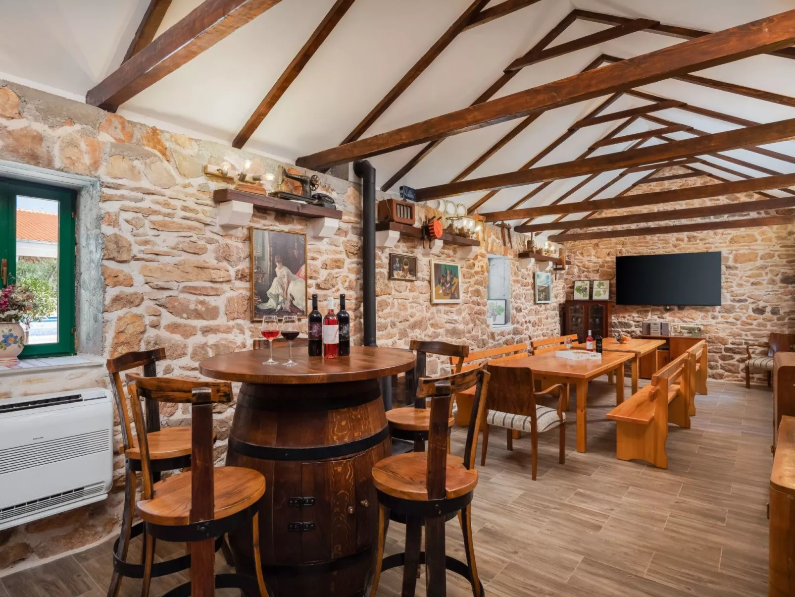 Haus für 11 Personen und 1 Kind in Razvode-Binnen