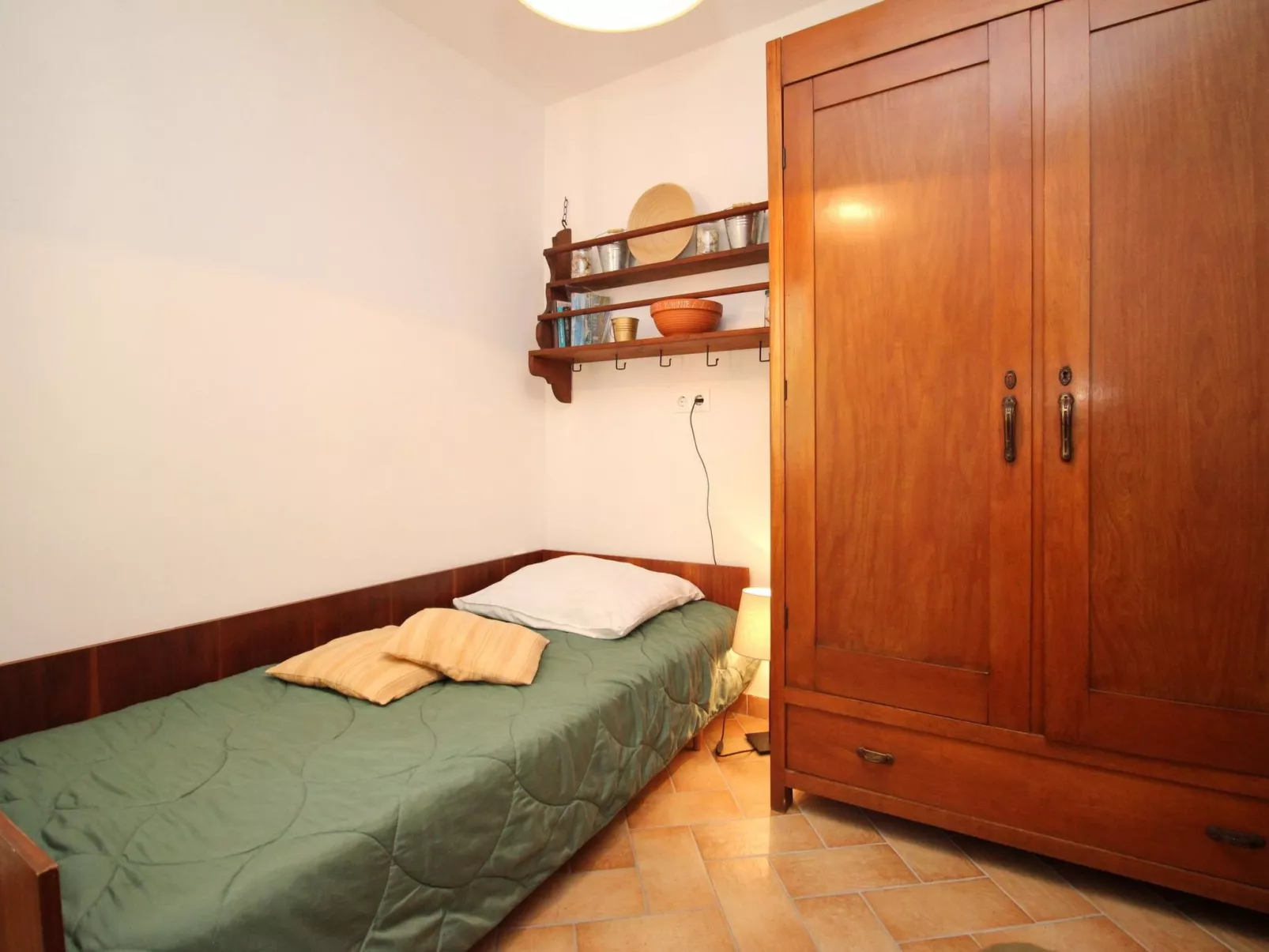 Renoviertes Steinhaus mit Garten und Pool ideal für ein erholsamen Urlaub-Binnen