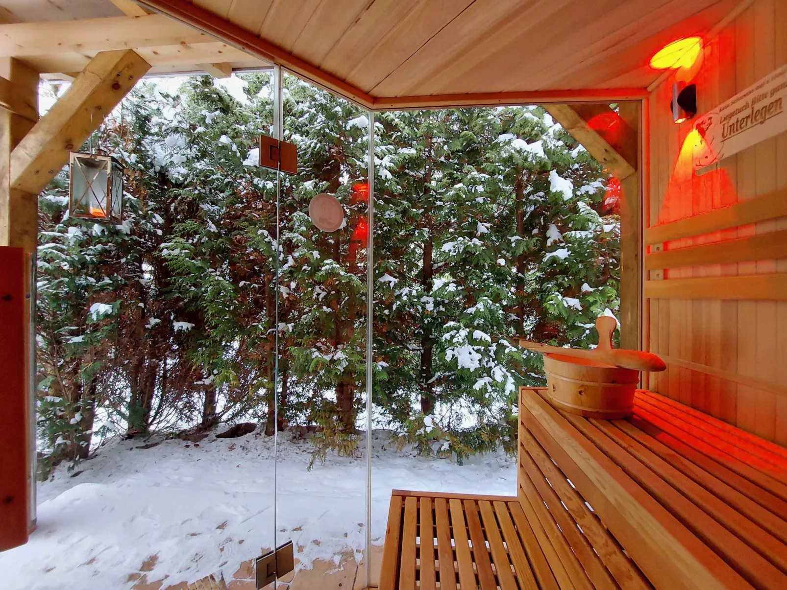 Bungalow mit Garten, Grill und Terrasse-Buiten