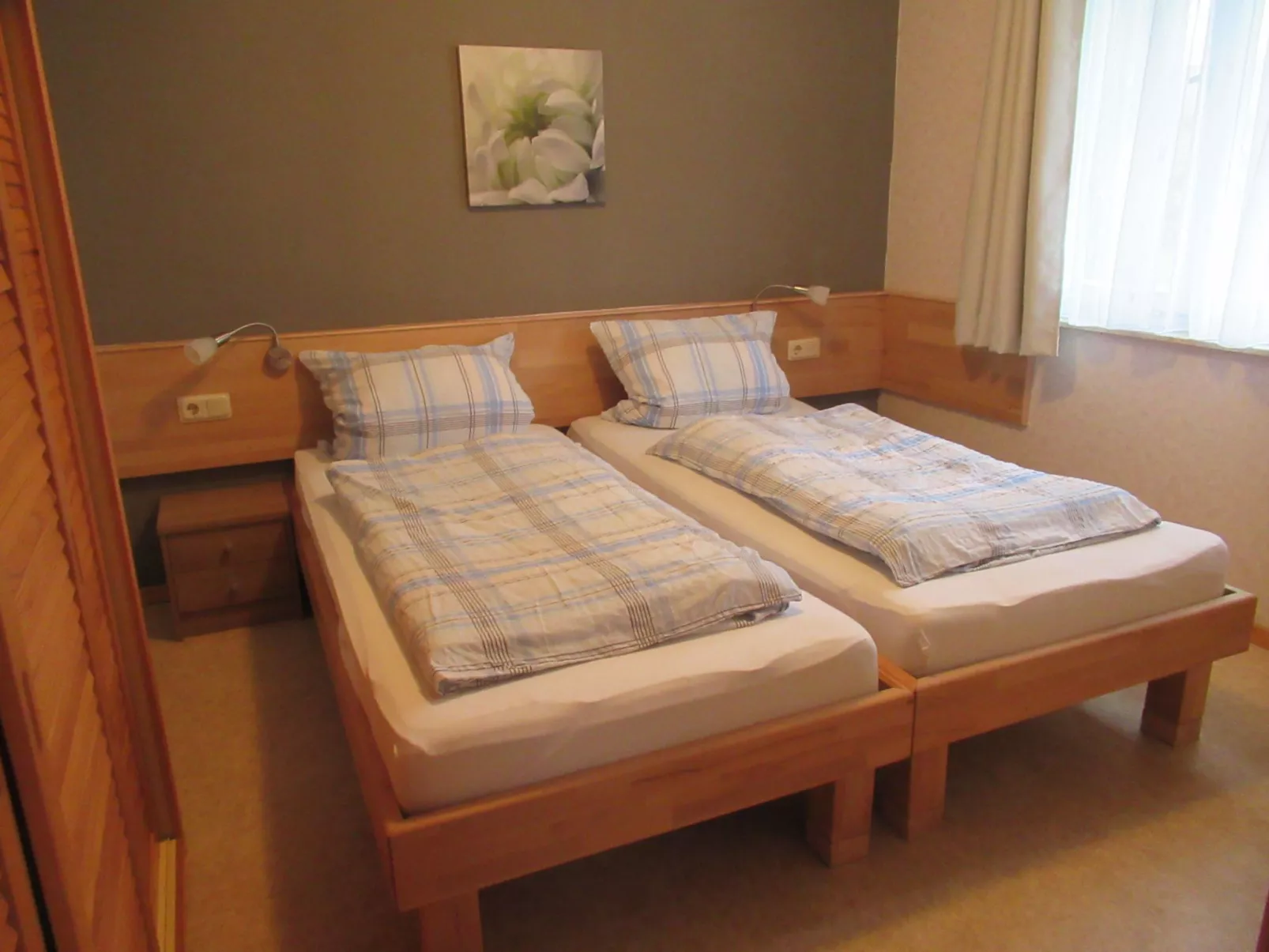 Ferienhäuser mit Pool in ruhiger Lage am Waldrand-Image-tags.info