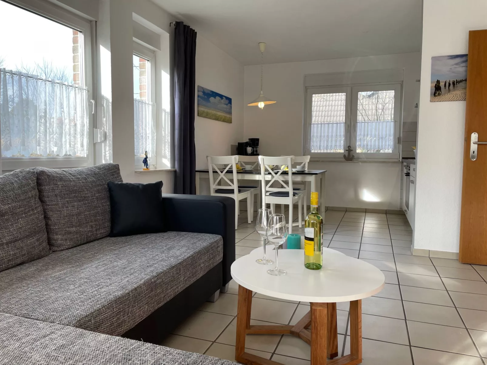 Sonnige Ferienwohnung mit großem Garten-Binnen