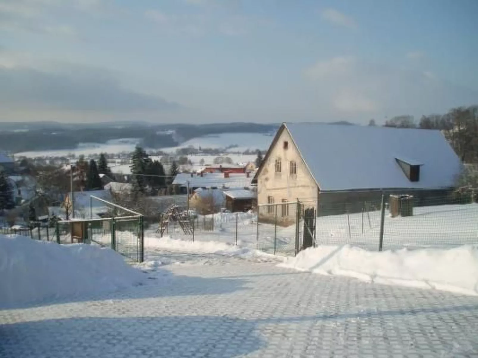 Villa "Na Hora" mit Garten, Grill und Terrasse-Buiten