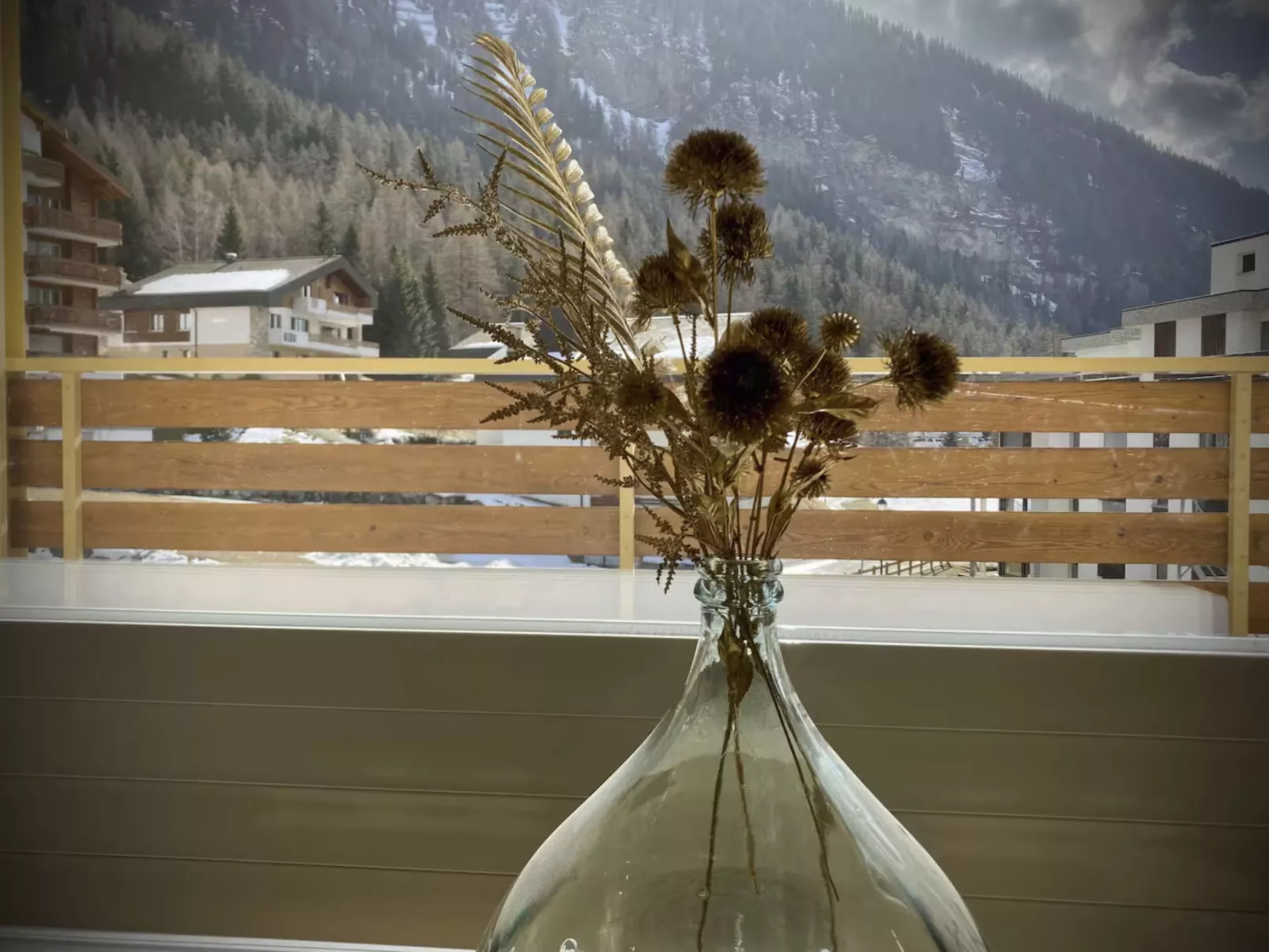 Geräumiges 3.5 Zimmer Beste Lage Kostenloses Parken-Binnen