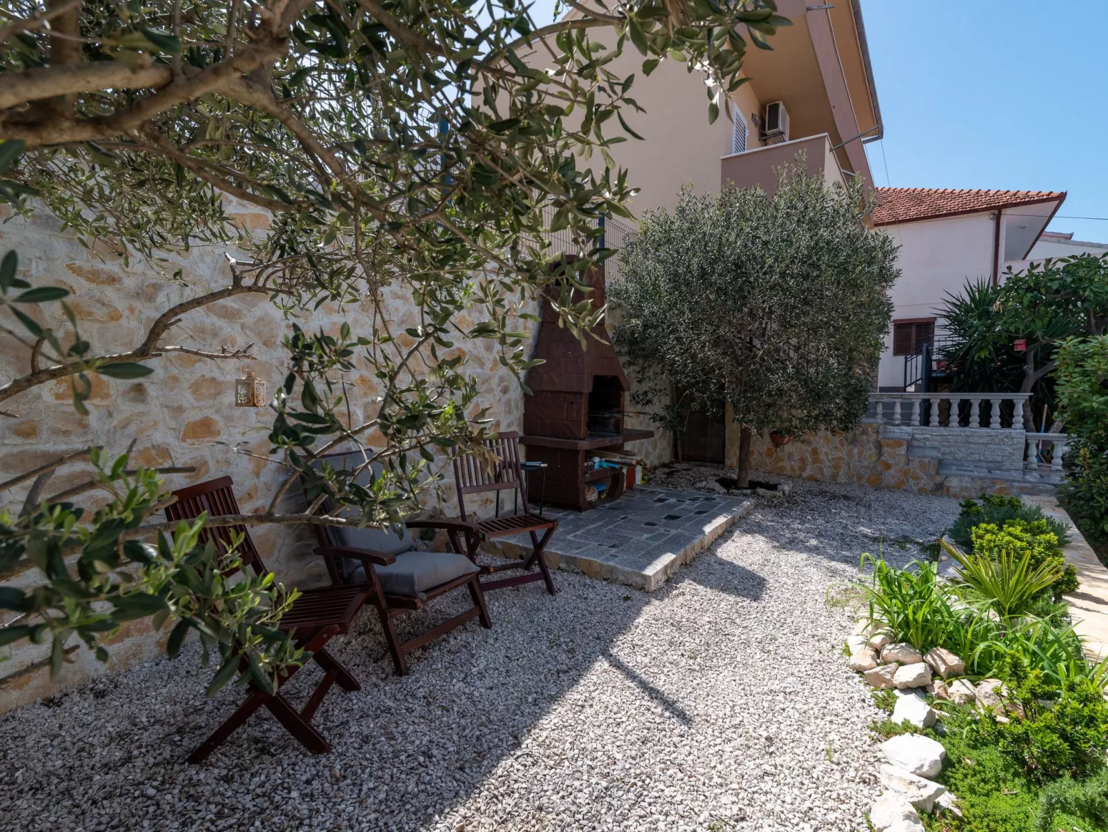 Geräumige Ferienwohnung mit Meerblick-Buiten