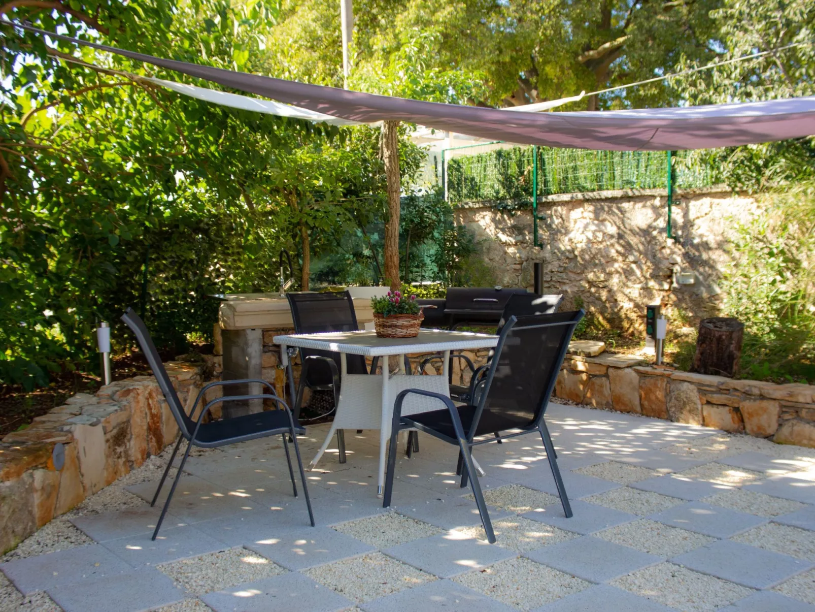 "Eti and Mia" mit Pool-Buiten