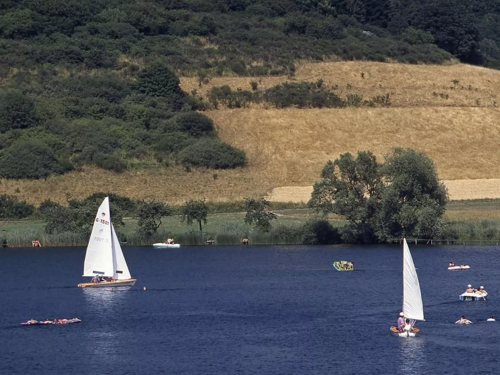 Appartement in Schalkenmehren mit Schönem Balkon-Buiten