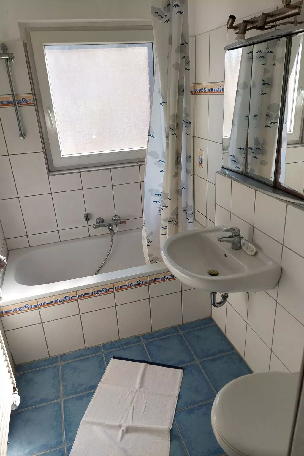 Appartement mit Balkon-Image-tags.info