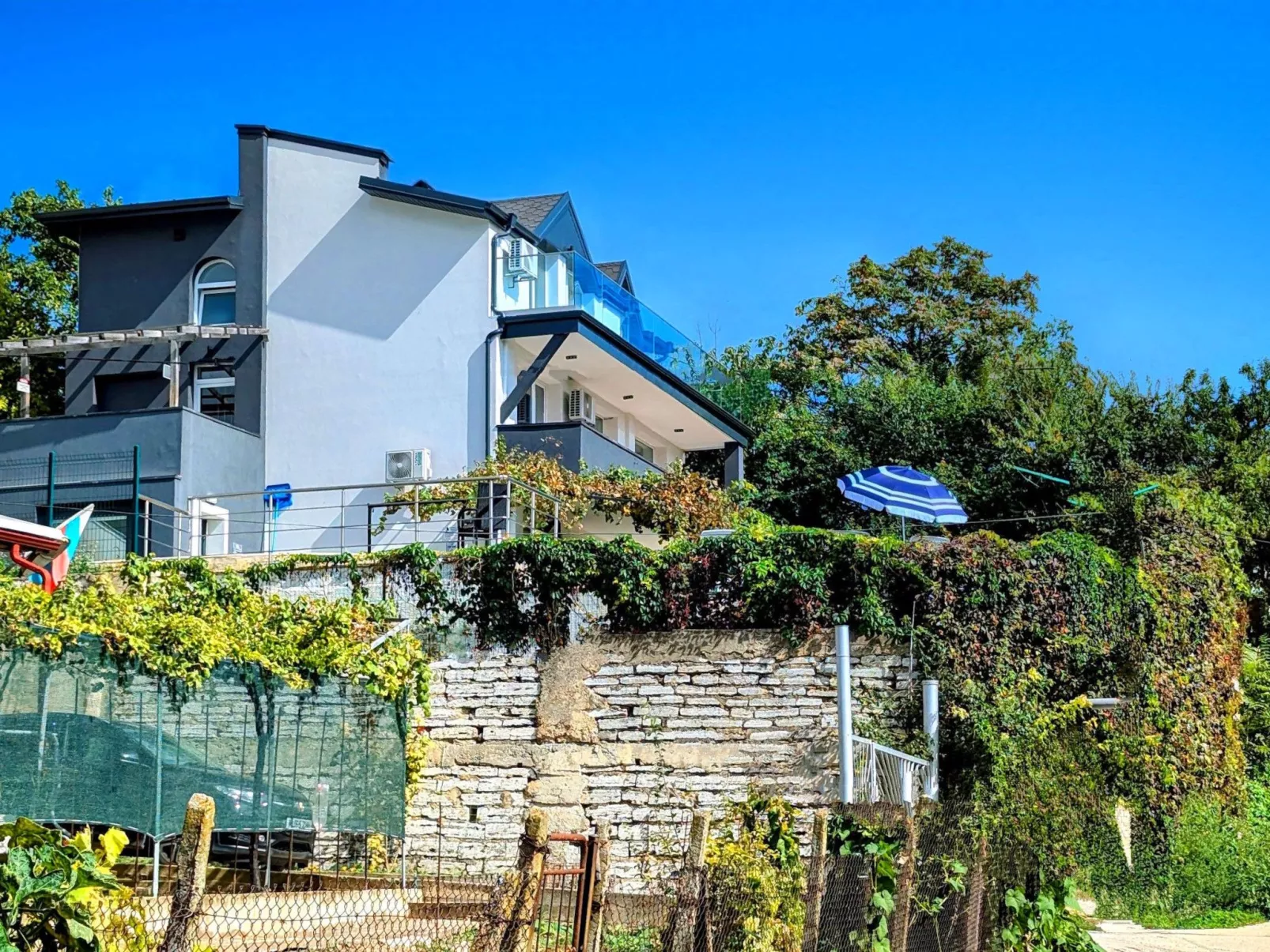 Familienvilla "Dionysus" mit Pool und Meerblick-Buiten