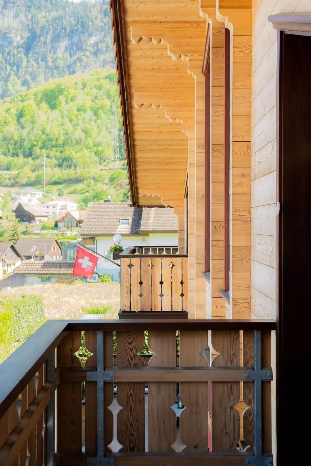 Luxuriöses Chalet - Walensee - Schwimmbad - Sauna-Buiten