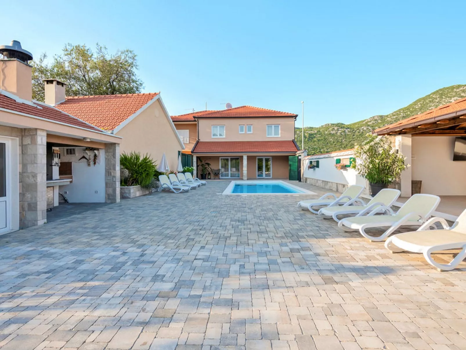 Ferienvilla "Nautica" mit Bergblick-Buiten