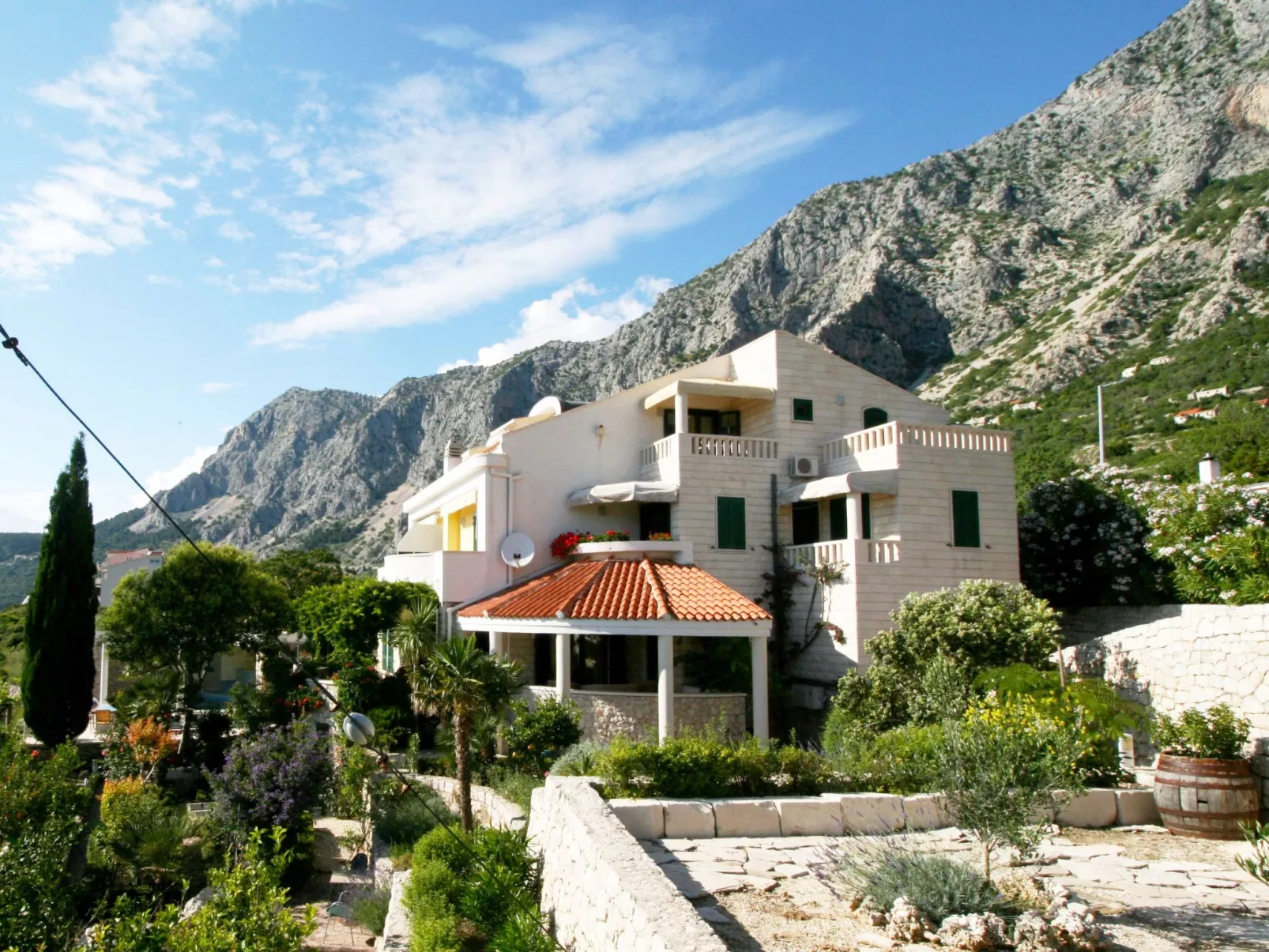 Tolle Wohnung in Drašnice mit Schönem Garten-Buiten