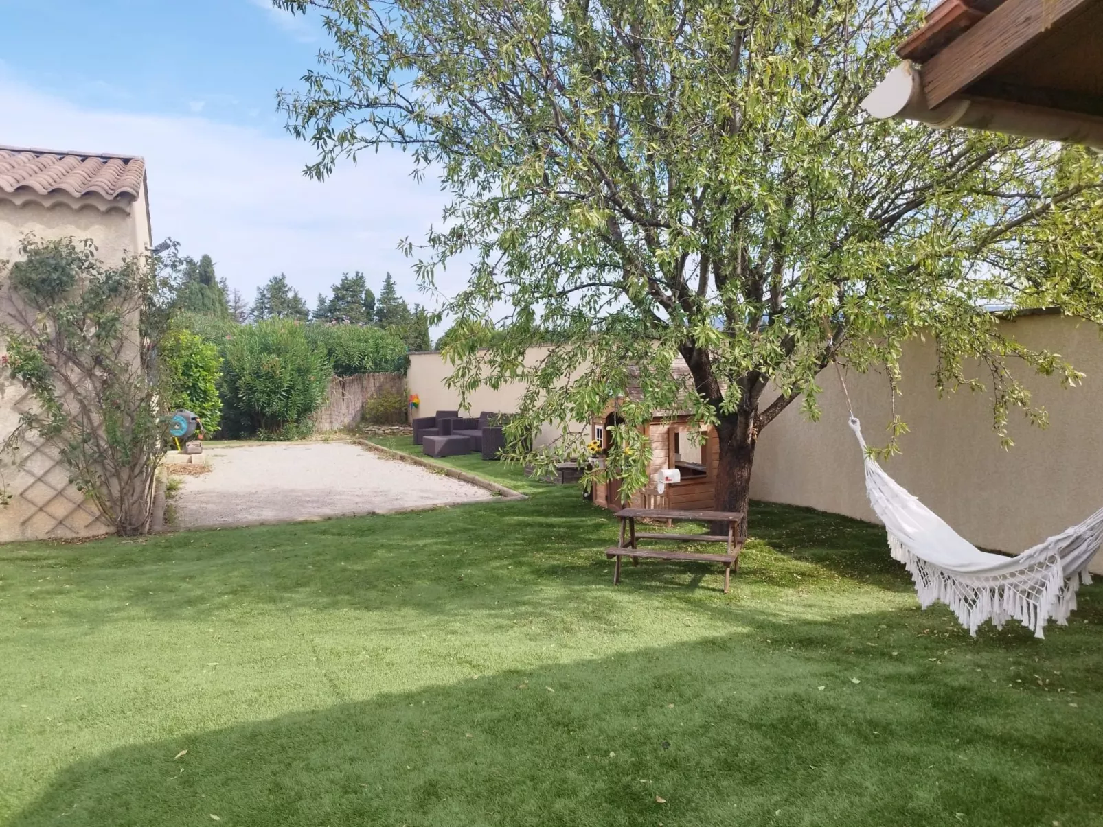 Charmantes Haus mit Pool und Garten-Buiten