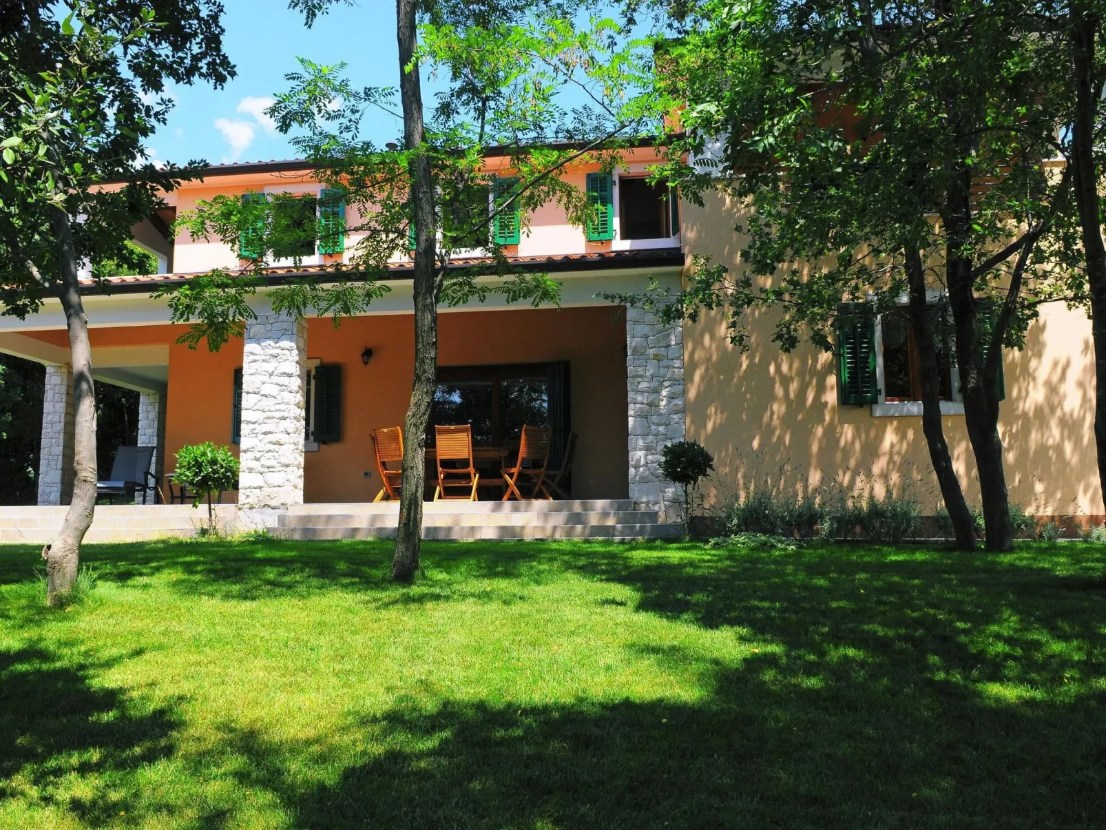 Familiäre 5-Schlafzimmer-Villa mit Gemeinschaftspools-Buiten