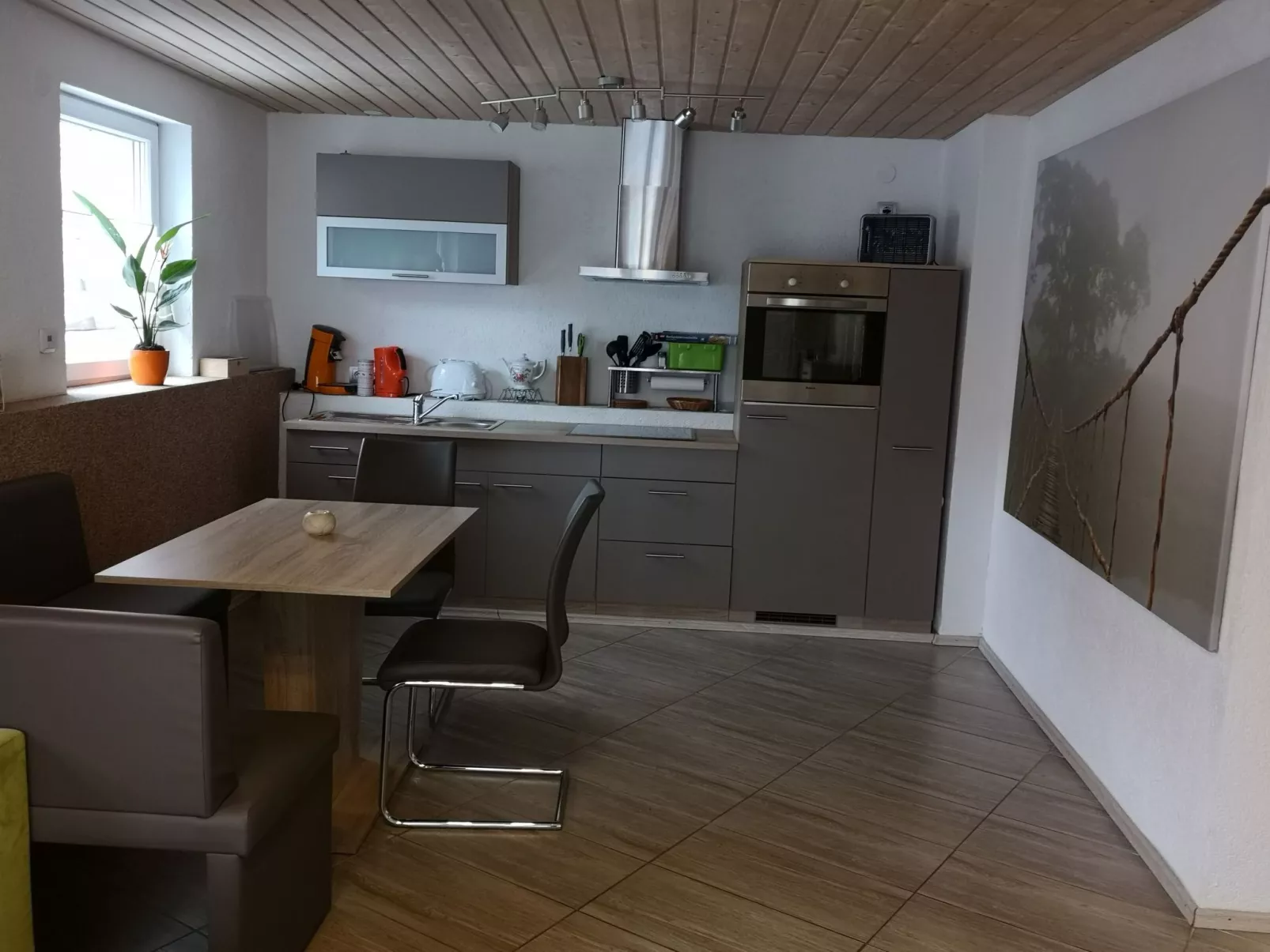 "Sonne & Mond"-Binnen