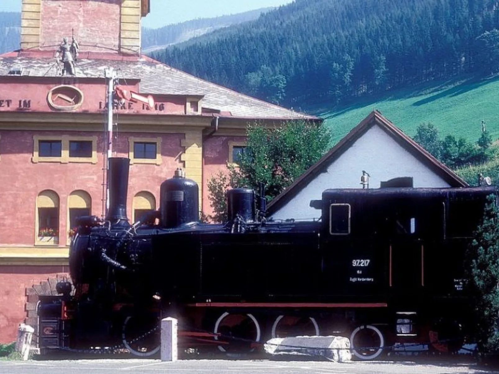Charmantes Ferienhaus in Vordernberg mit Privatem Pool-Buiten