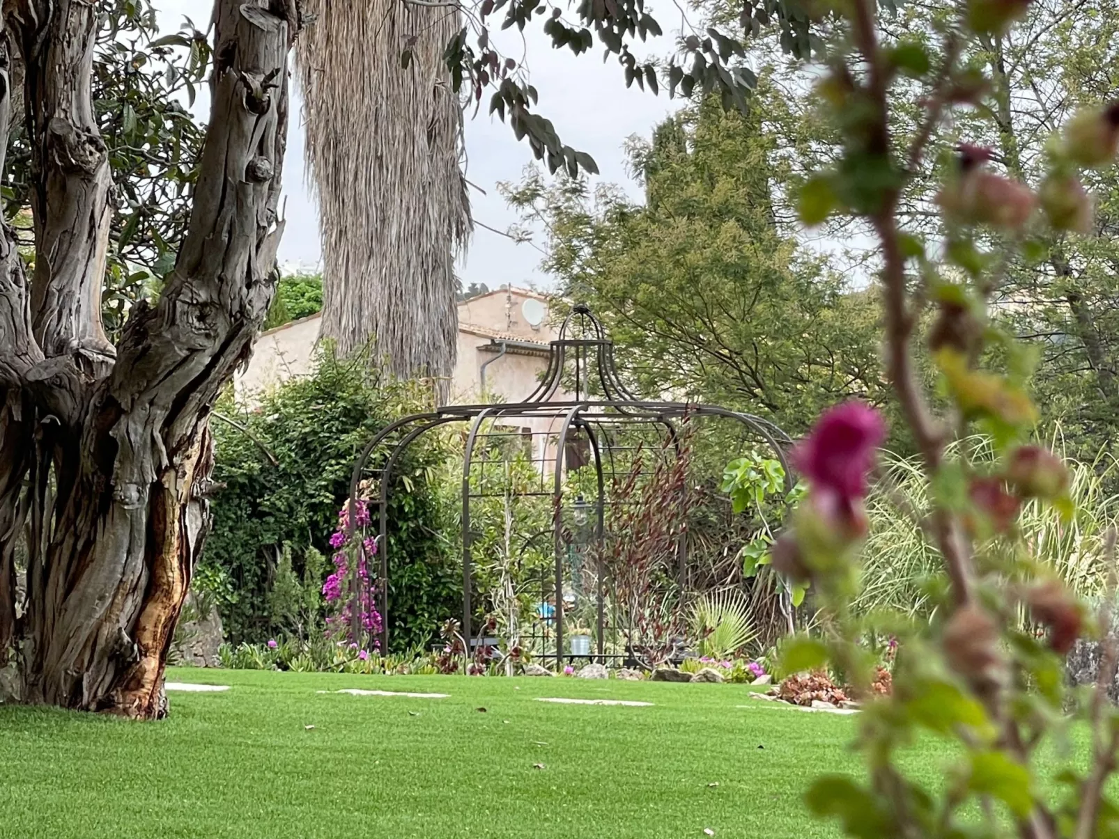 Ferienvilla mit Blick auf das Wasser-Buiten