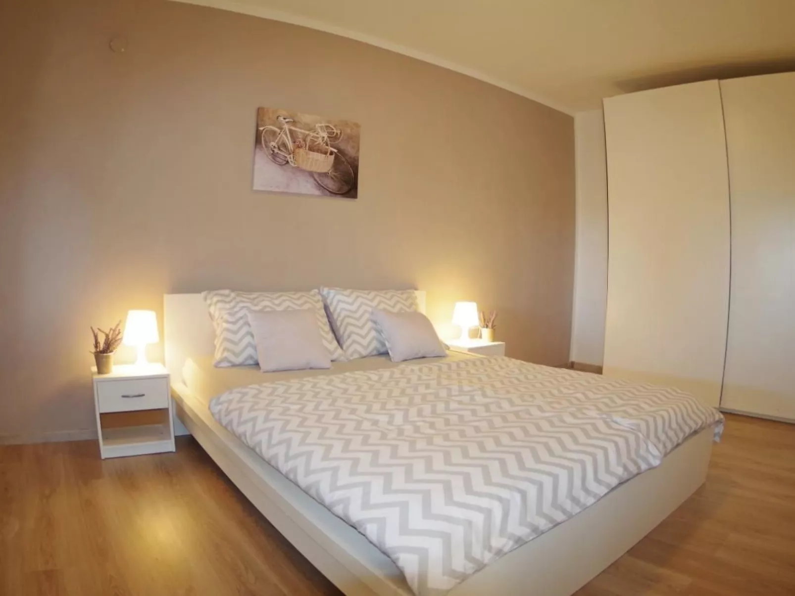 Im Dorf Kujići-Binnen