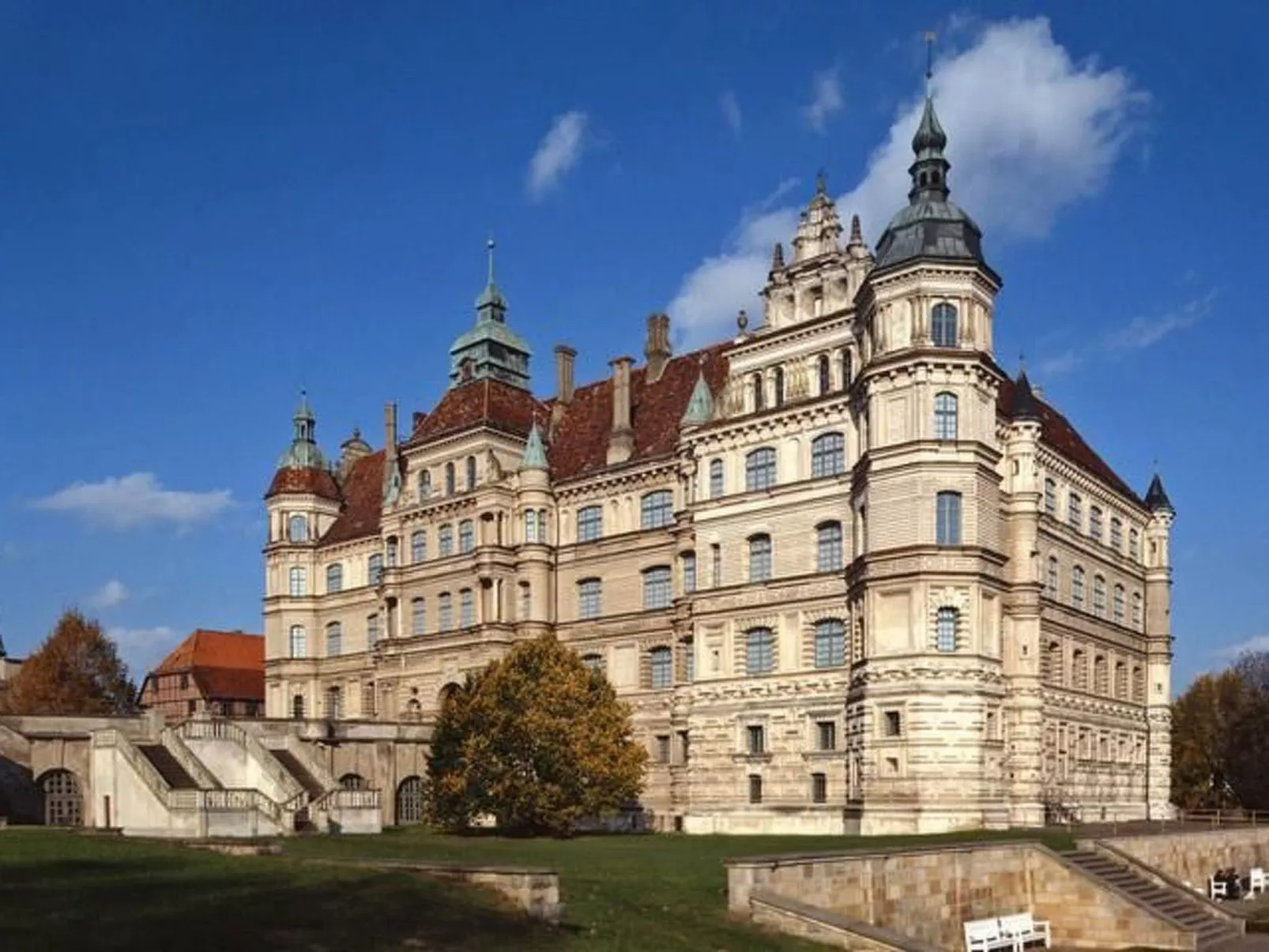 Designerwohnung in denkmalgeschütztem Wasserturm-Image-tags.info