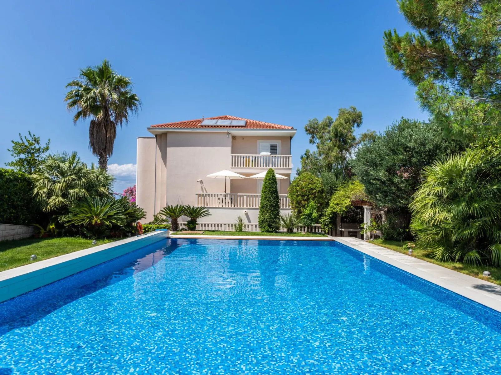 Luxuriöses Studio mit privater Terrasse-Buiten