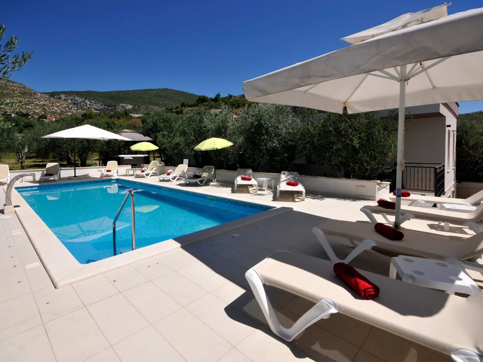 Villa Rimac in Kastel Stafilic mit Garten, Grill-Buiten