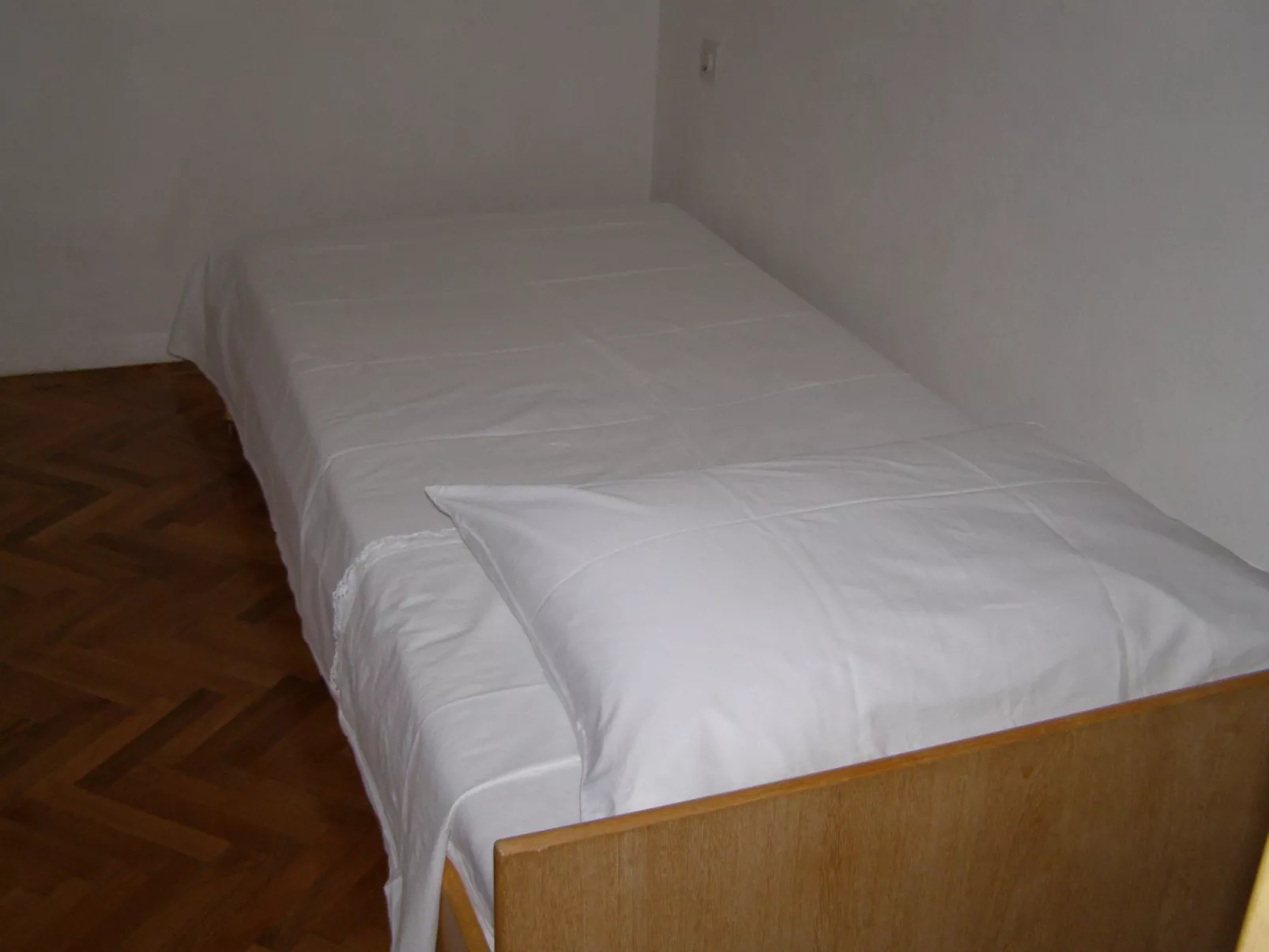 Wohnung mit zwei Schlafzimmern, direkt am Meer-Image-tags.info