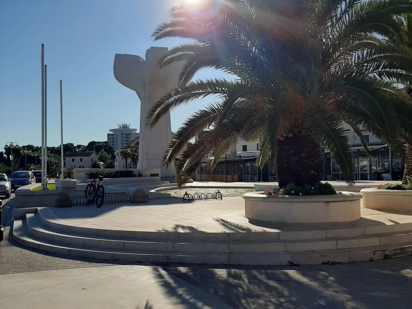 Gemütliches Apartment mit Balkon-Buiten