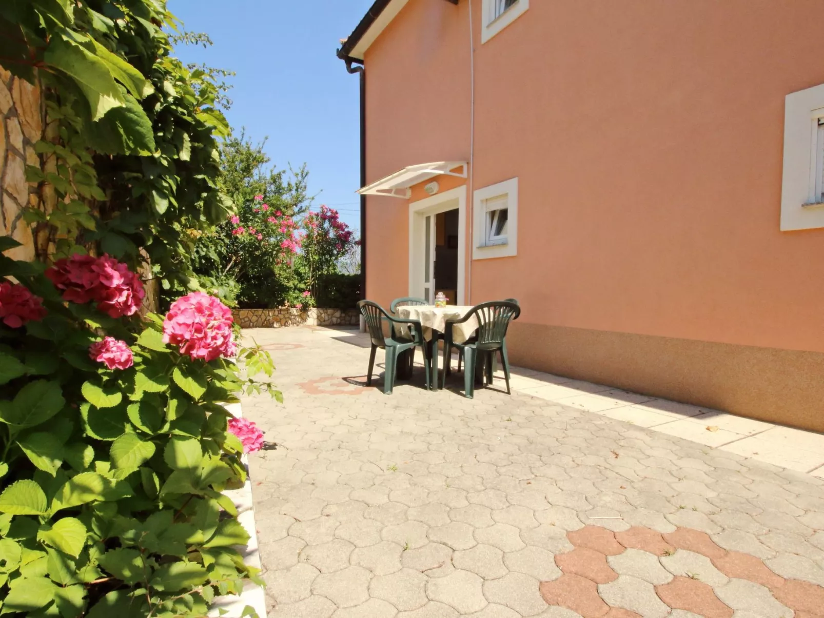 Apartment Radosna-Binnen