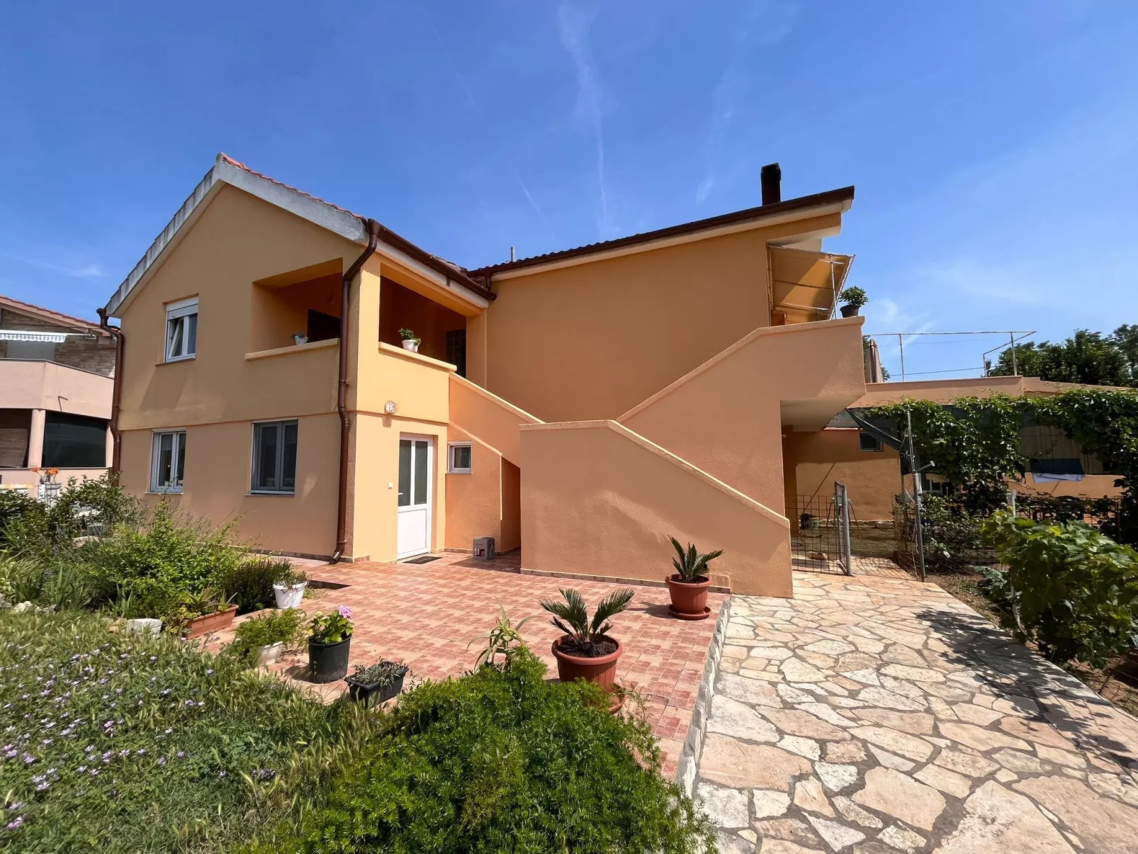 Julieta 02 - Agentur TA Leut-Buiten