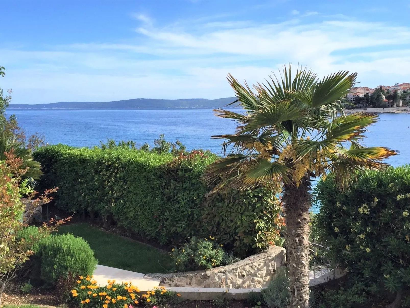 Klimatisierte Ferienwohnung in Okrug Gornji mit Gepflegtem Garten und Seeblick-Image-tags.info