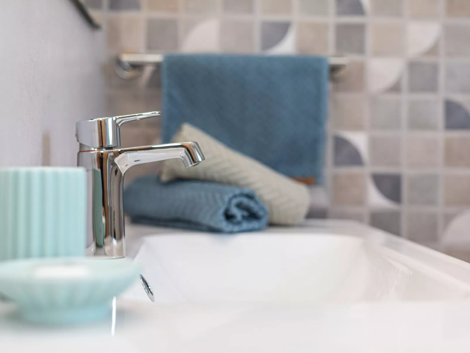 App mit Meerblick und Pool für 2-4 Personen-Binnen