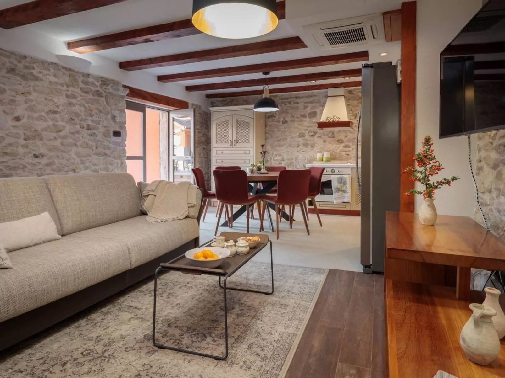 Villa Josipovi Dvori-Image-tags.info