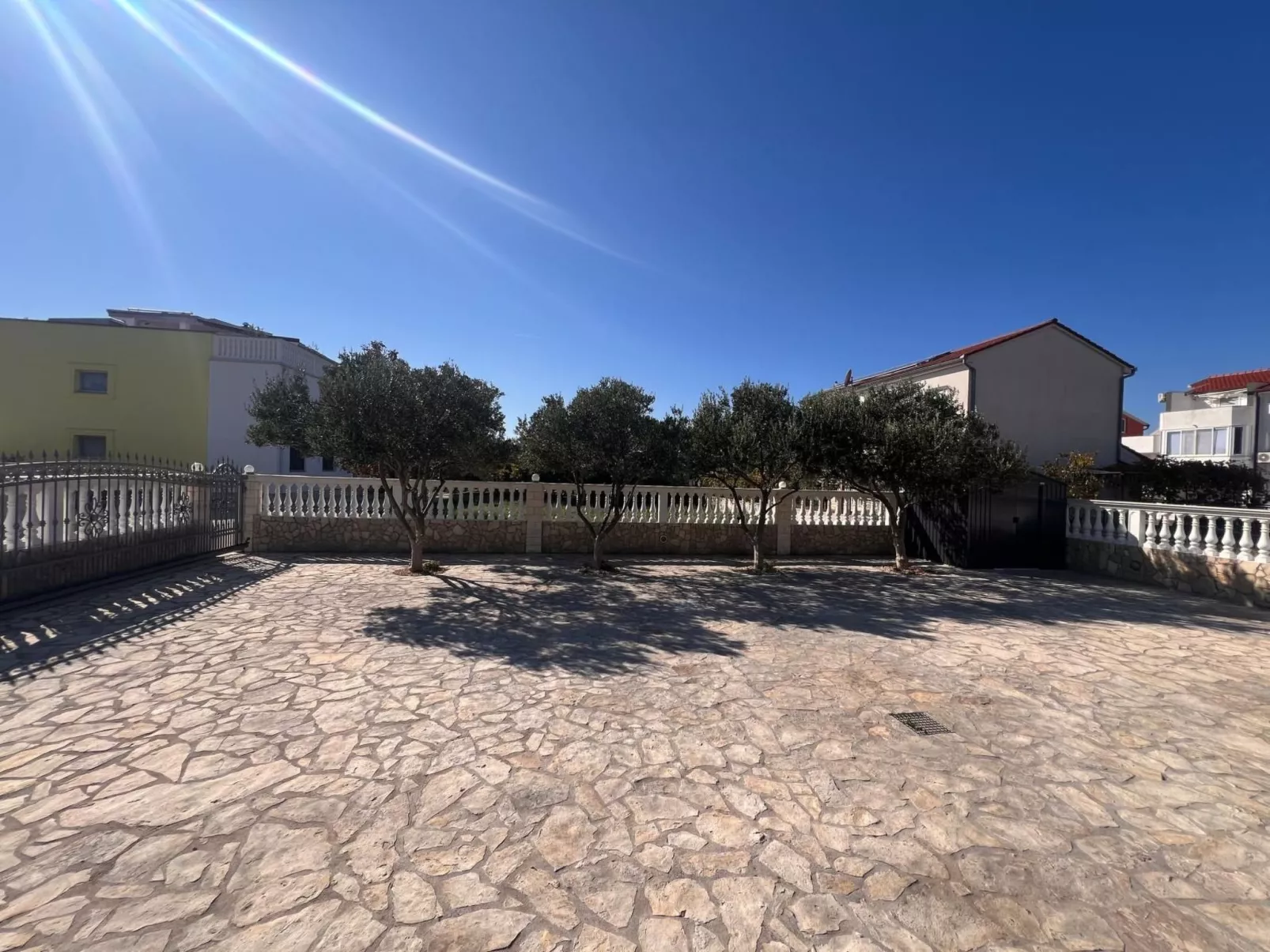 Wohnung "Ivić 2" mit Terrasse-Buiten