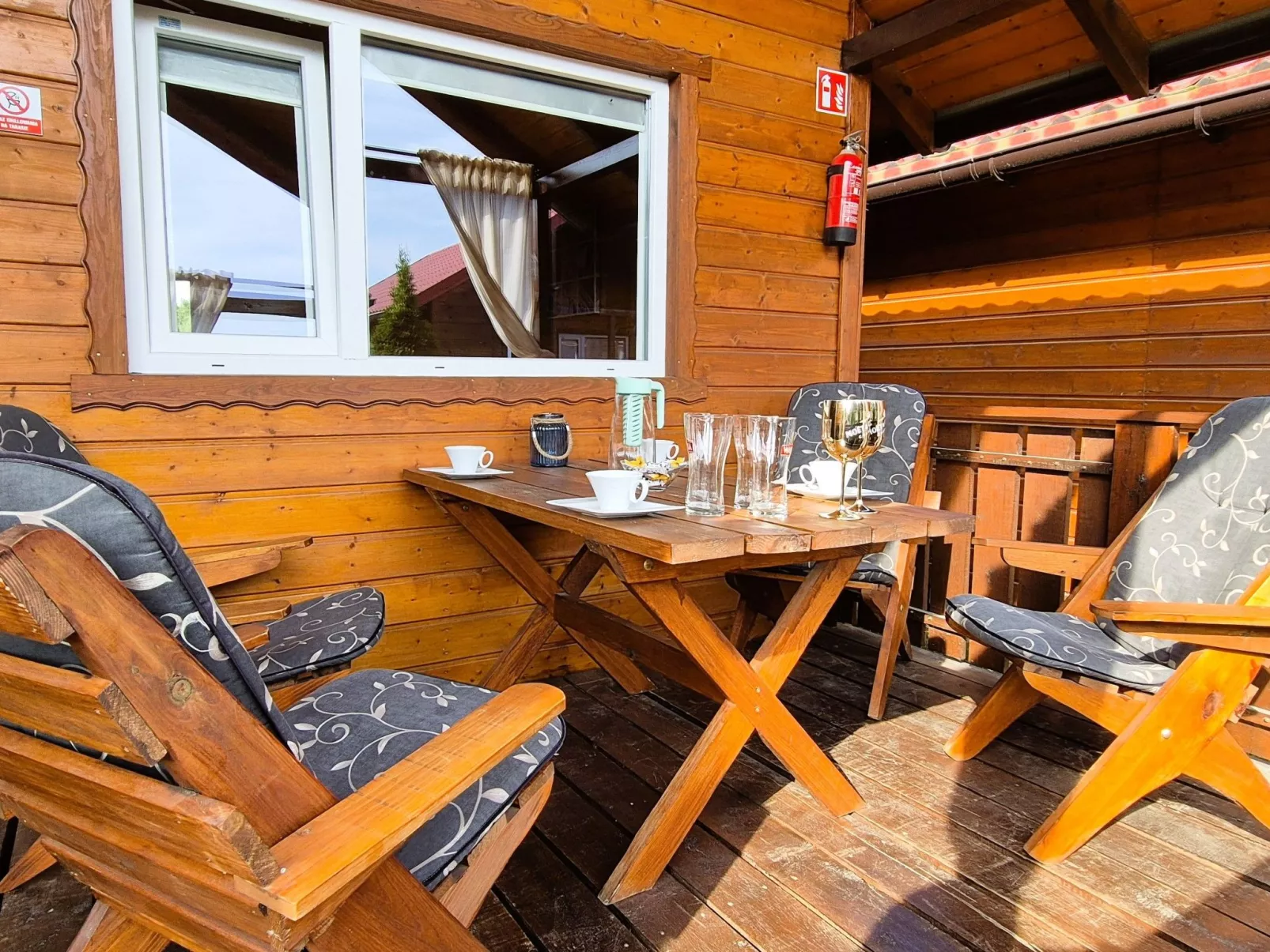 "New 5" mit Infinity-Pool-Buiten