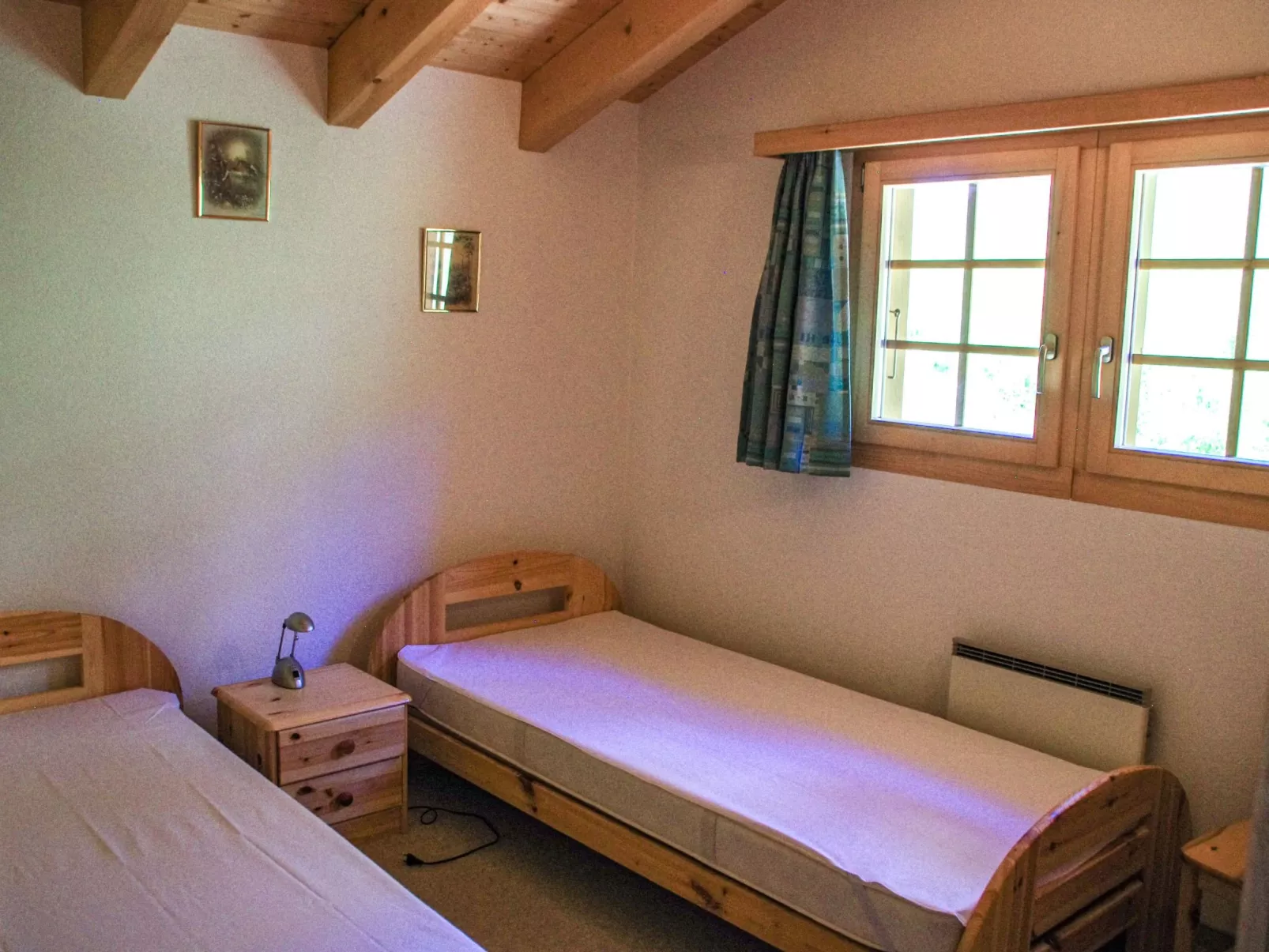 Charis-Image-tags.info