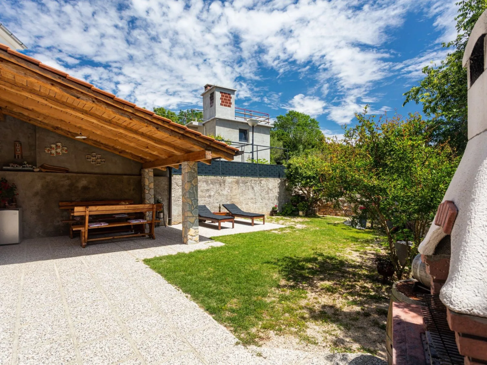 Gemütliches Steinhaus Nonna Stara-Buiten