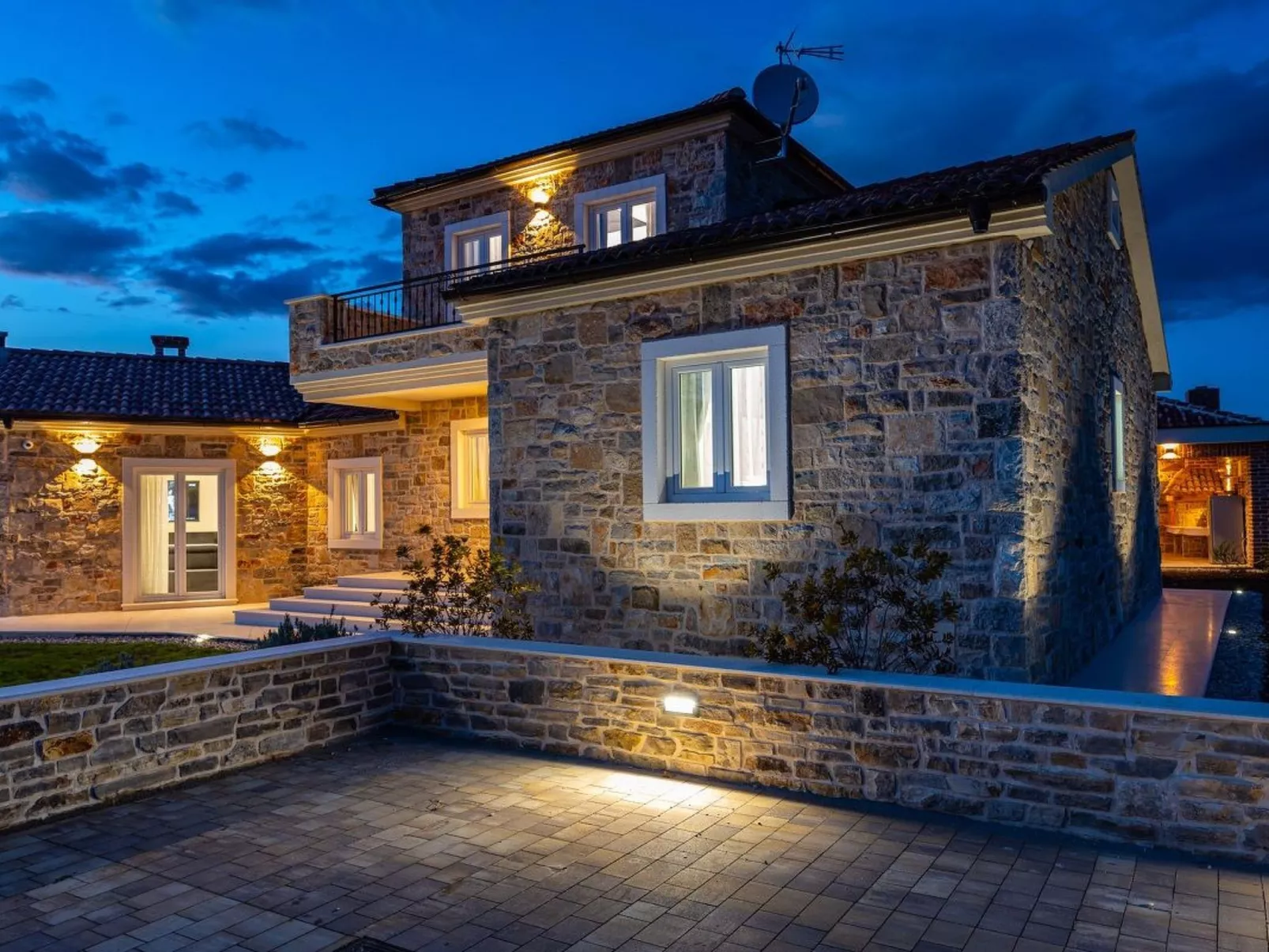 Dalmatinische Villa "Bocagnazzo" mit Pool-Buiten