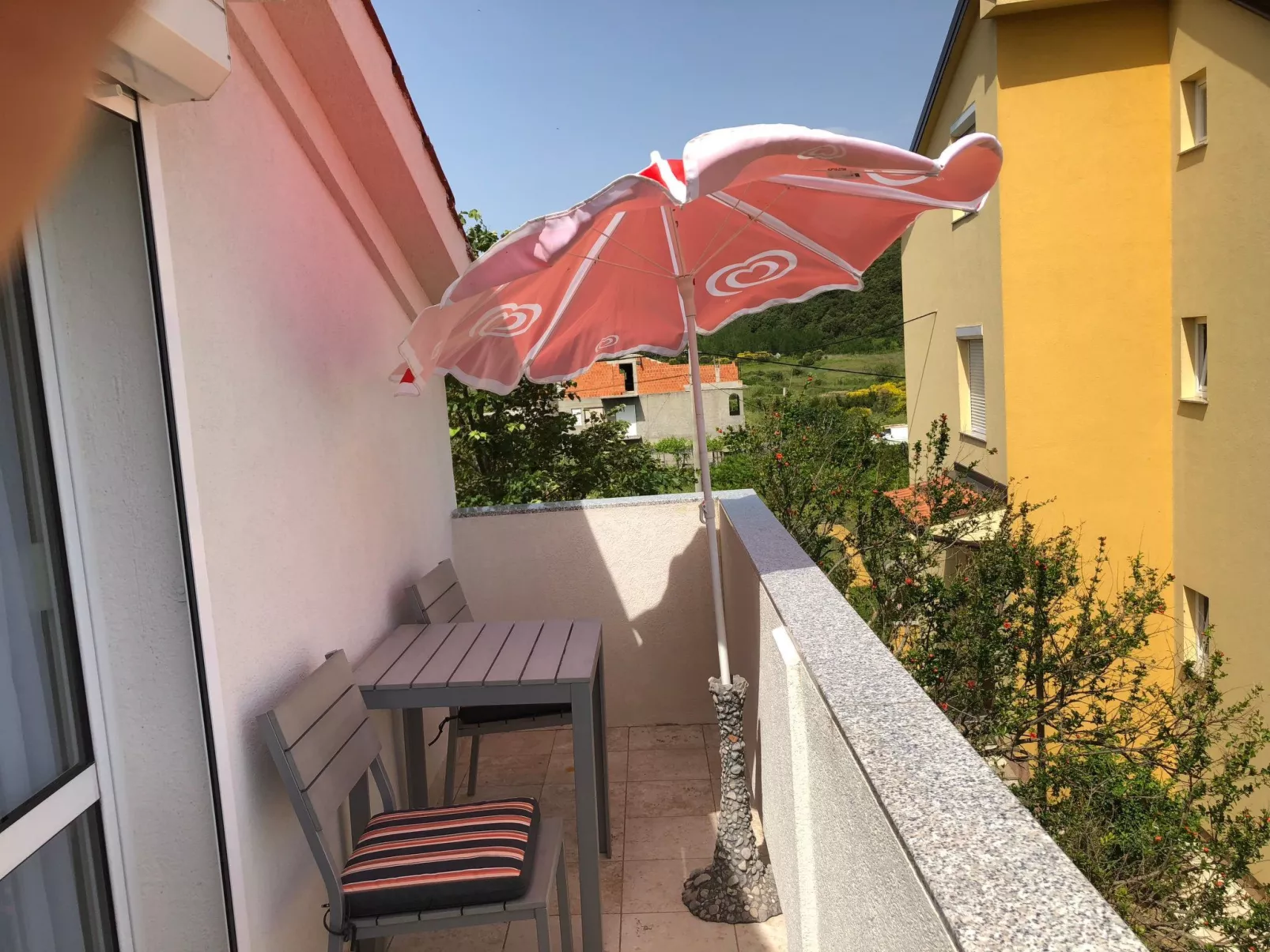 The Blue Line Ferienwohnung mit Balkon-Image-tags.info