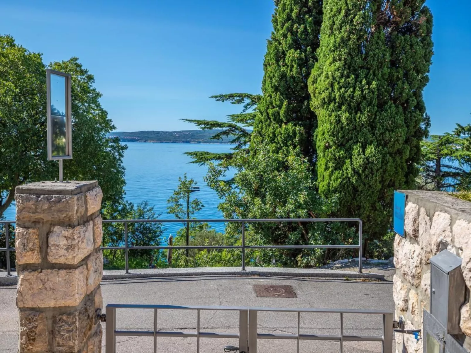 Wohnung in Dramalj mit Kleiner Terrasse-Buiten