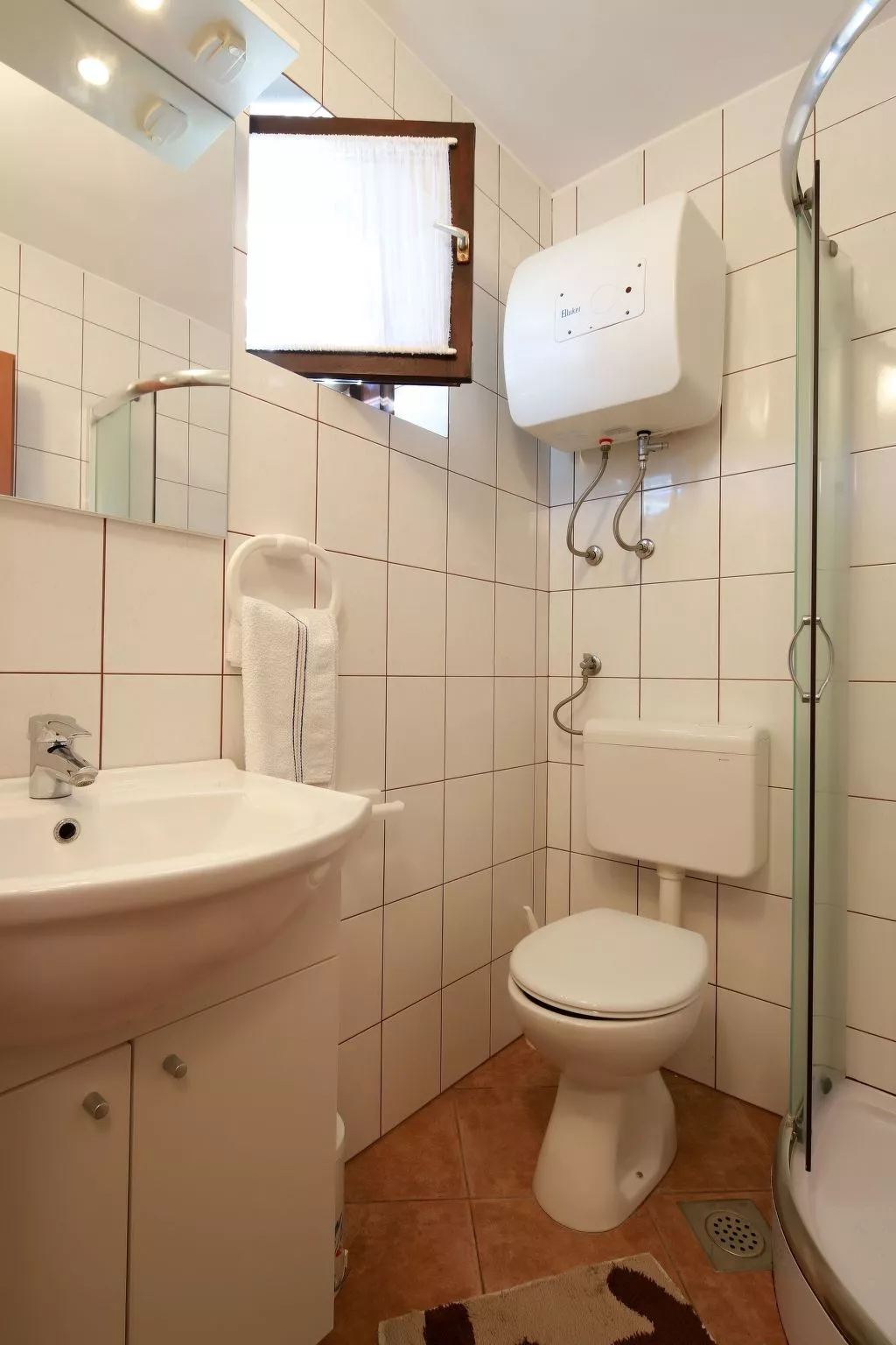 Svoboda 4-Image-tags.info