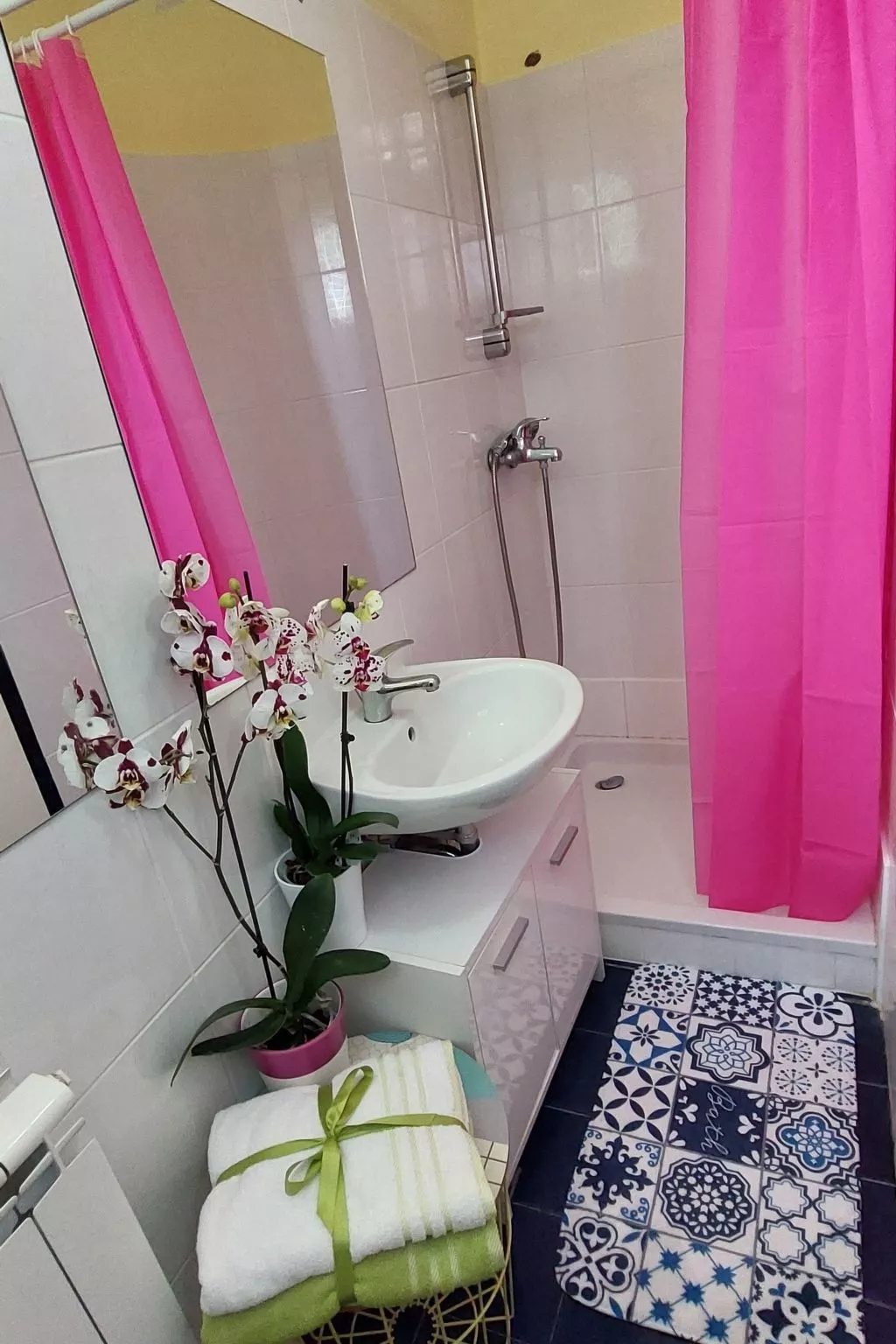 Erdgeschoss mit Schwimmbad-Binnen