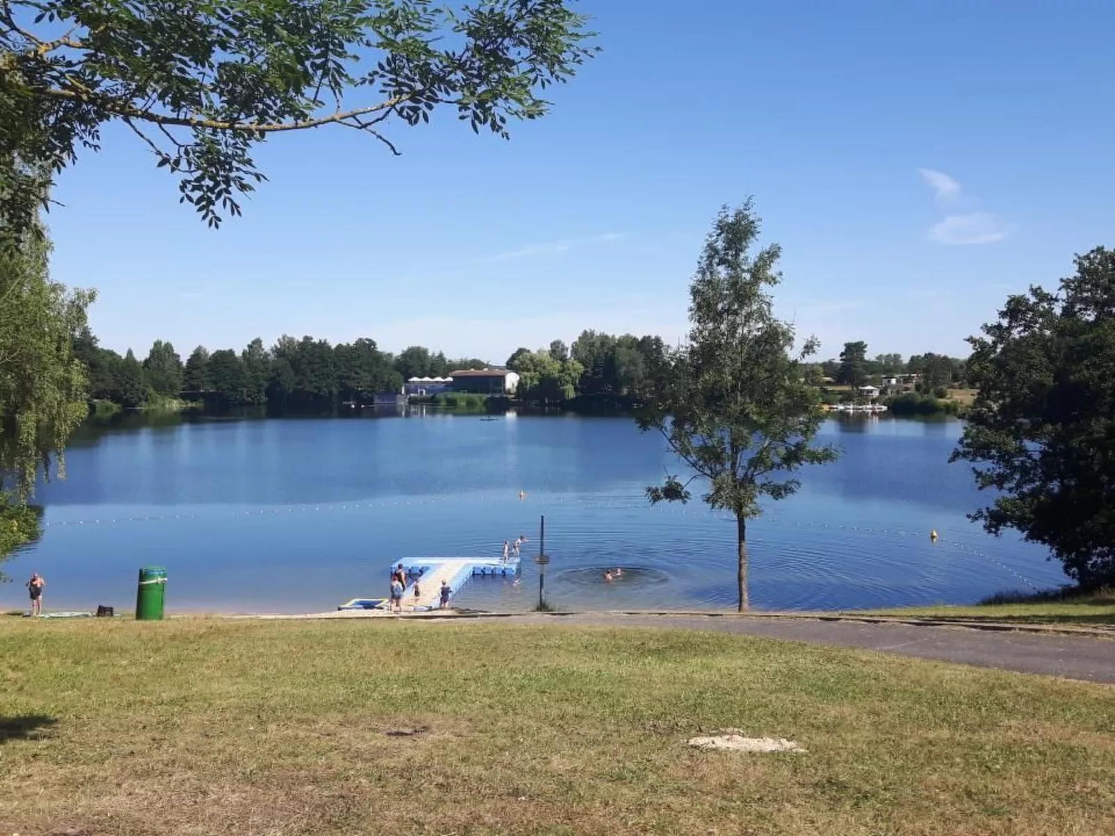 Haus Rotkäppchen-Buiten