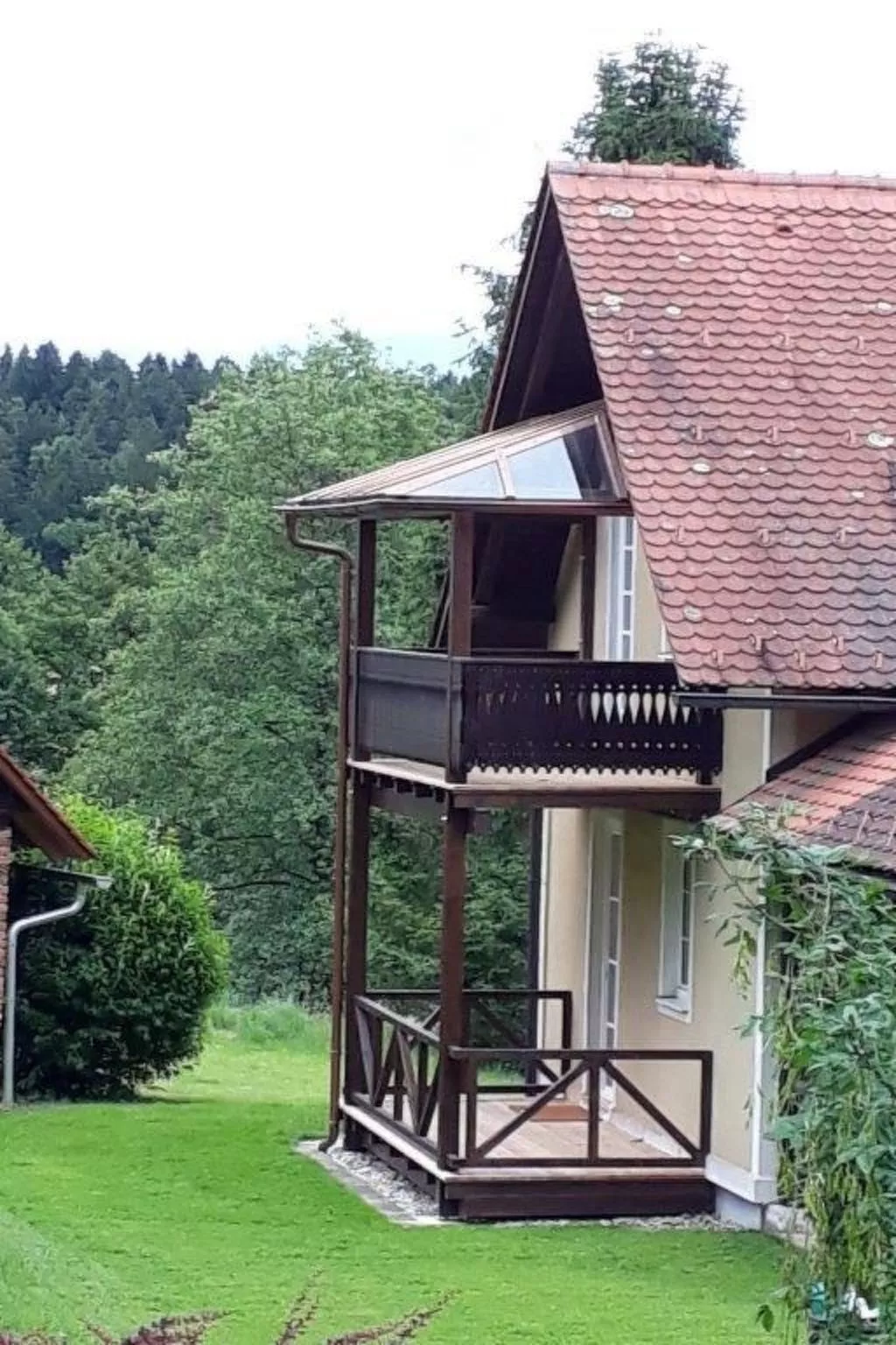 Landgut mit Terrasse-Buiten